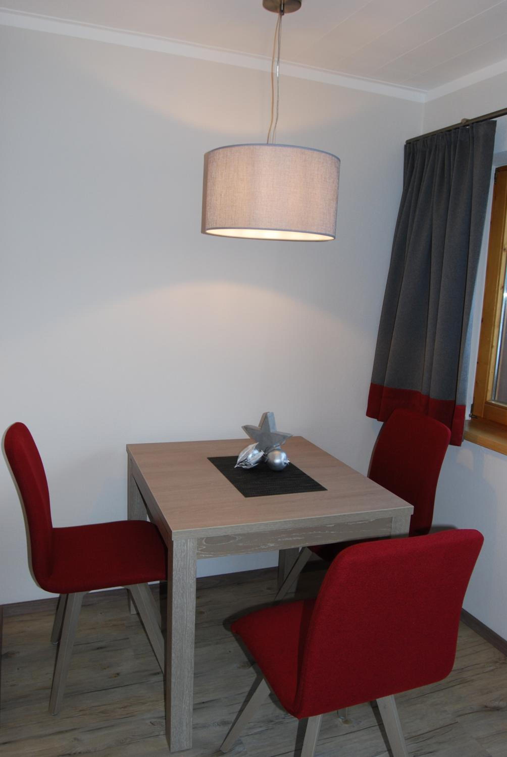 Apartment with Balcony and Mountain View photo 2