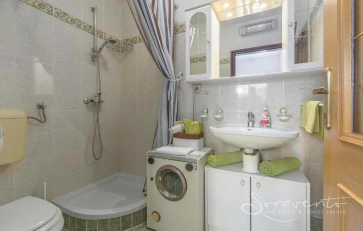 Two-Bedroom House - Photo 16