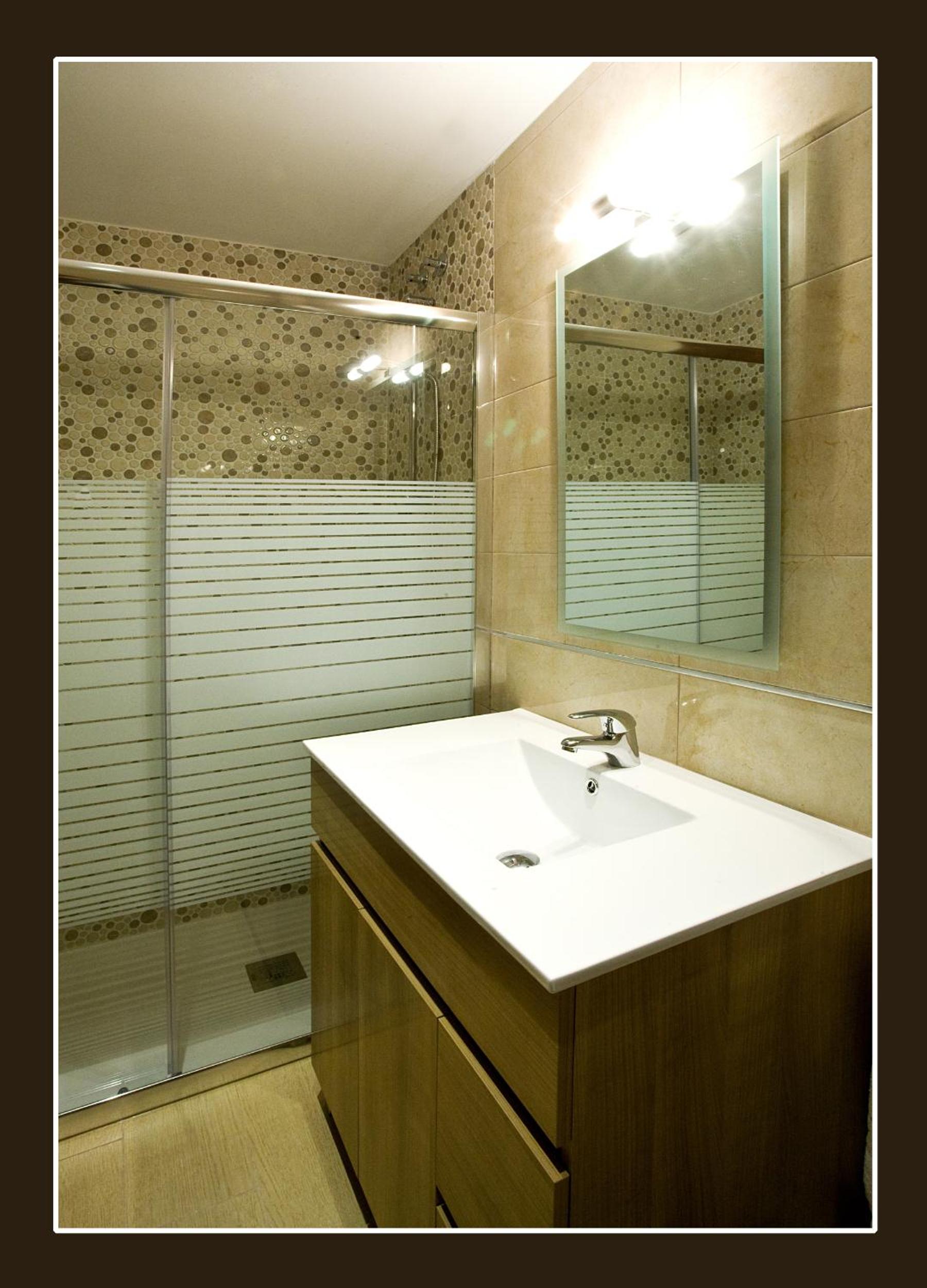 Superior One-Bedroom Apartment - Photo 23