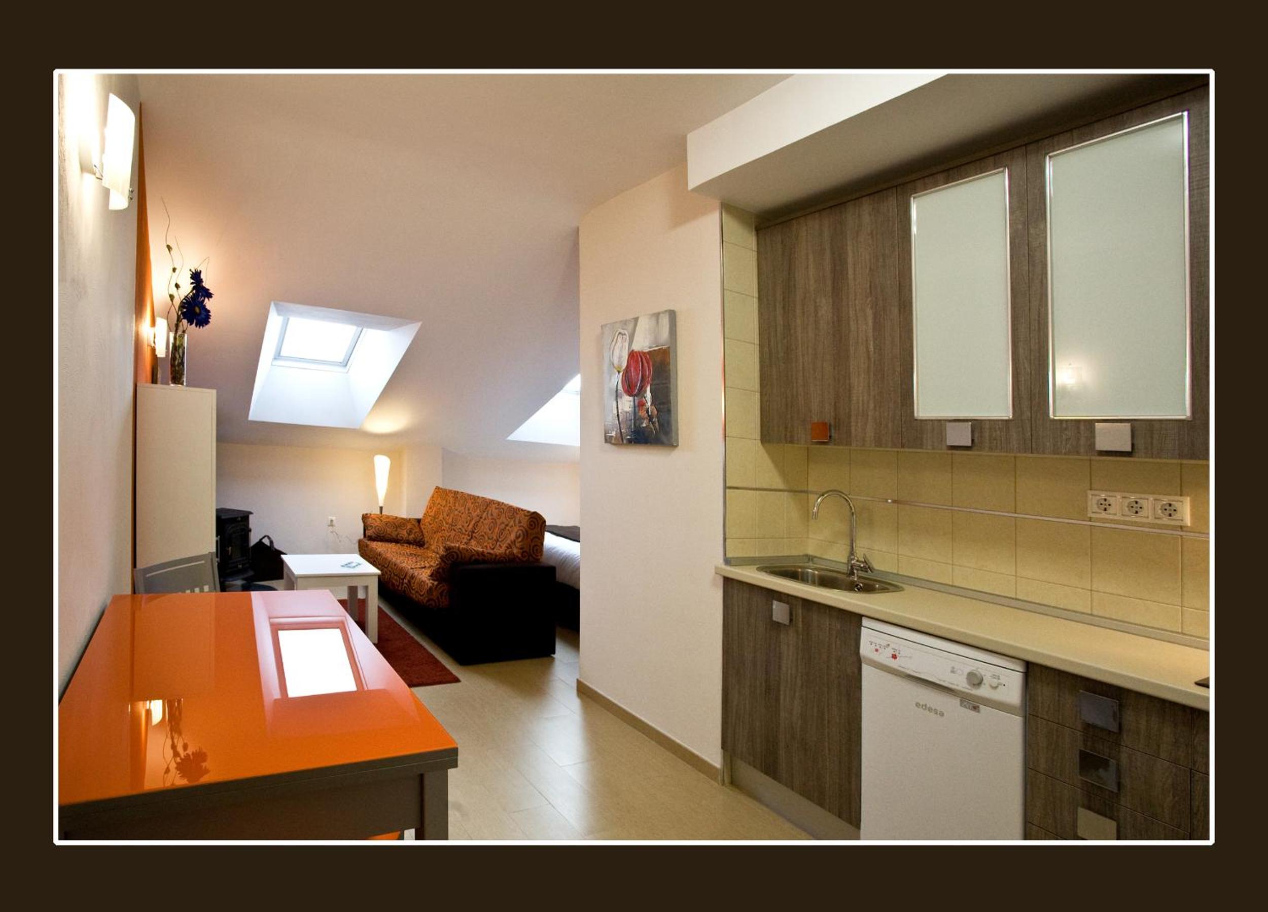 Superior One-Bedroom Apartment - Photo 21