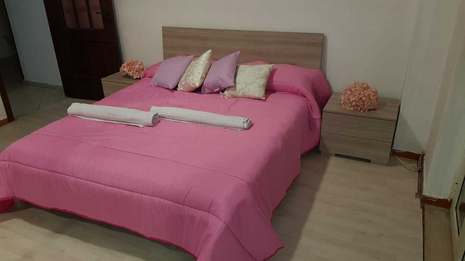 Deluxe Double Room with Side Sea View
