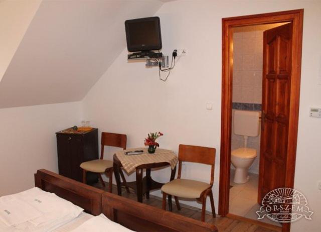 Double or Twin Room photo 1
