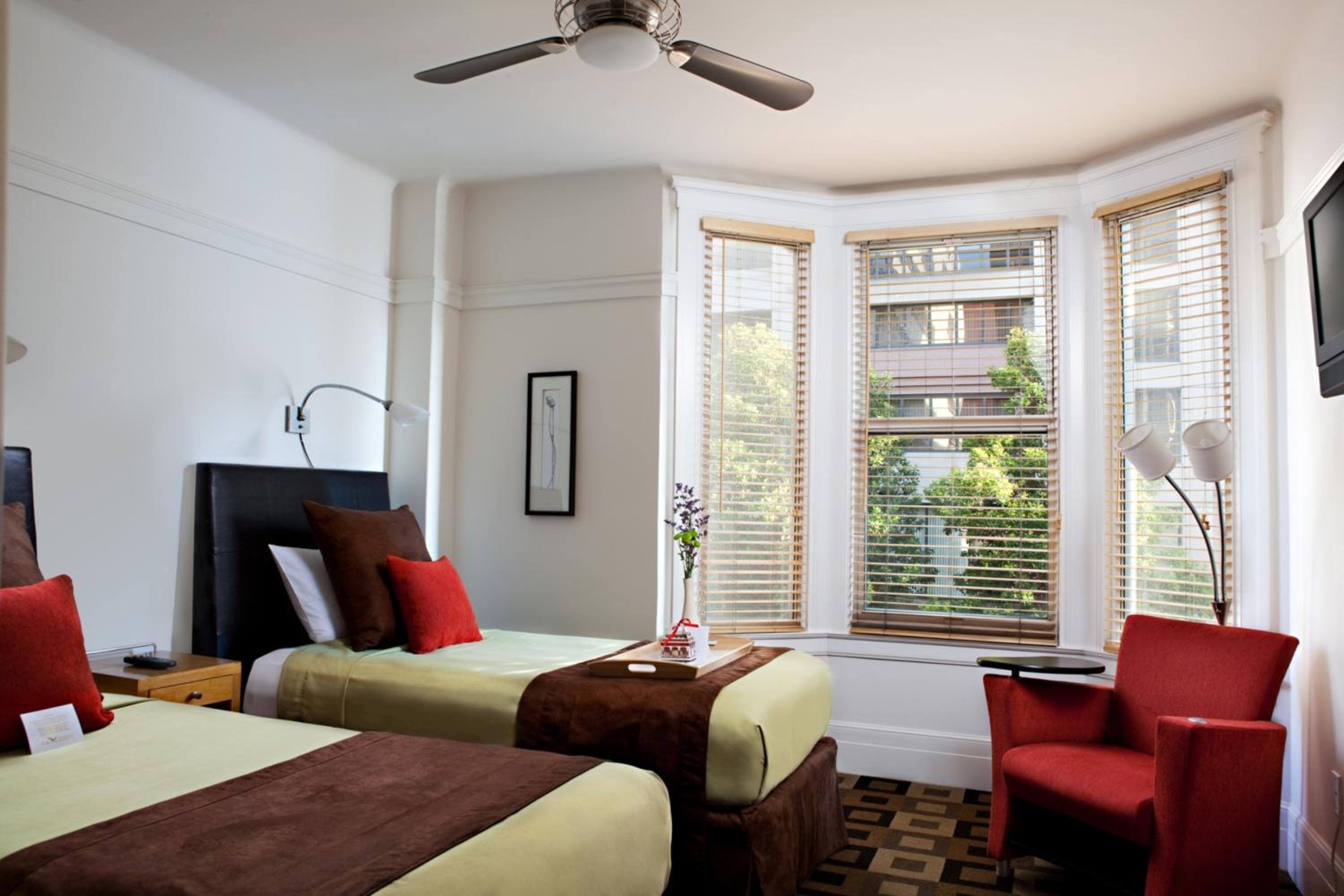 Deluxe Twin Room with Two Twin Beds - Photo 1