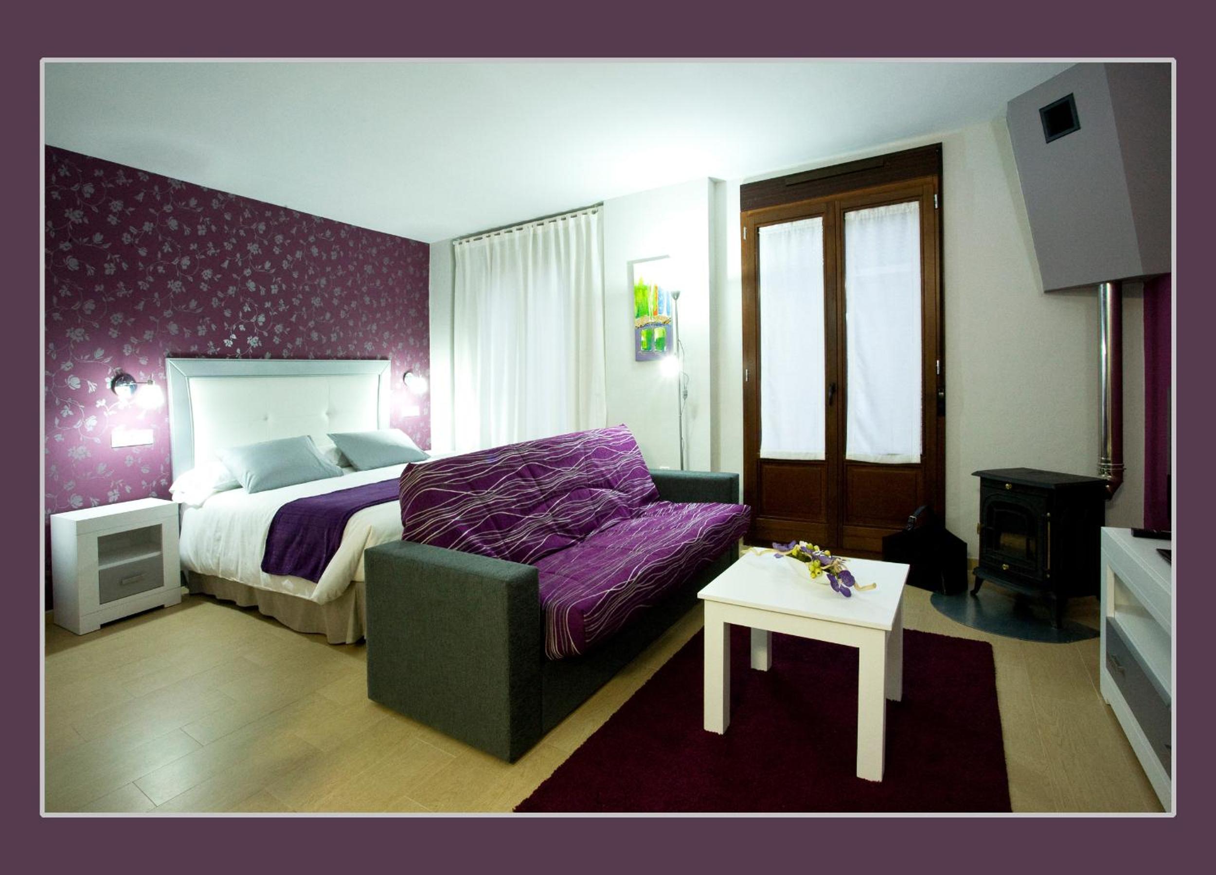 Superior One-Bedroom Apartment - Photo 16