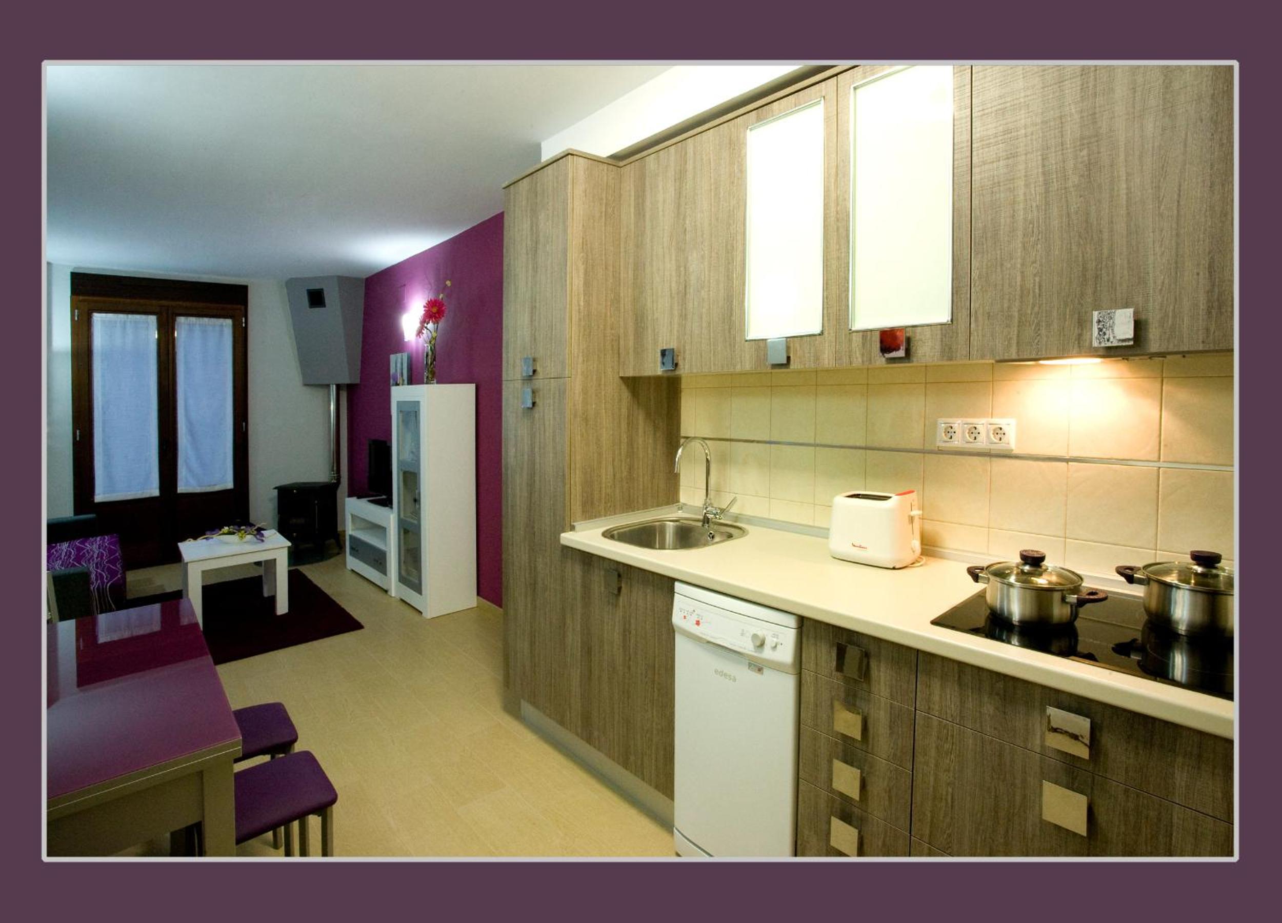 Superior One-Bedroom Apartment - Photo 13