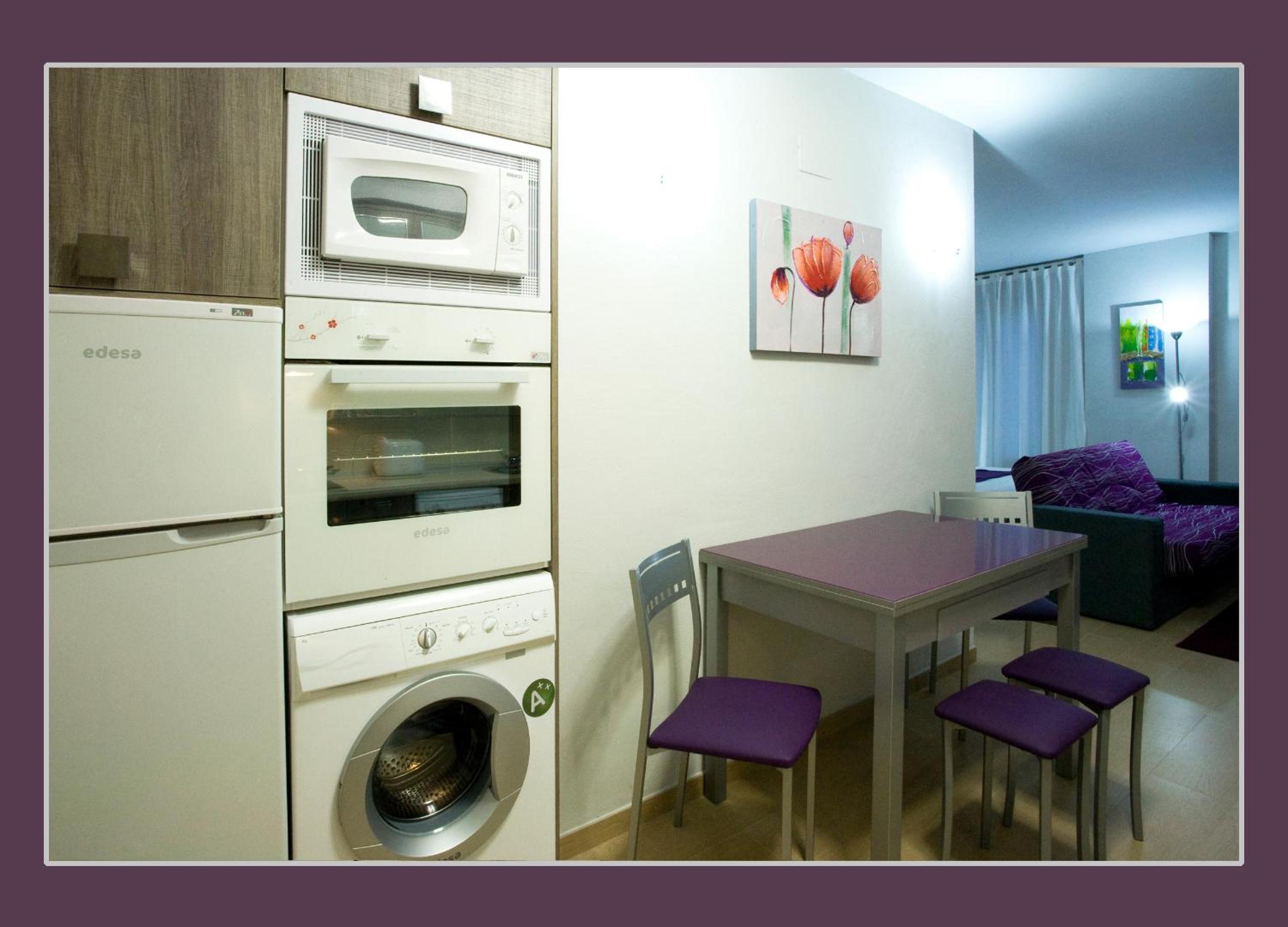 Superior One-Bedroom Apartment - Photo 12