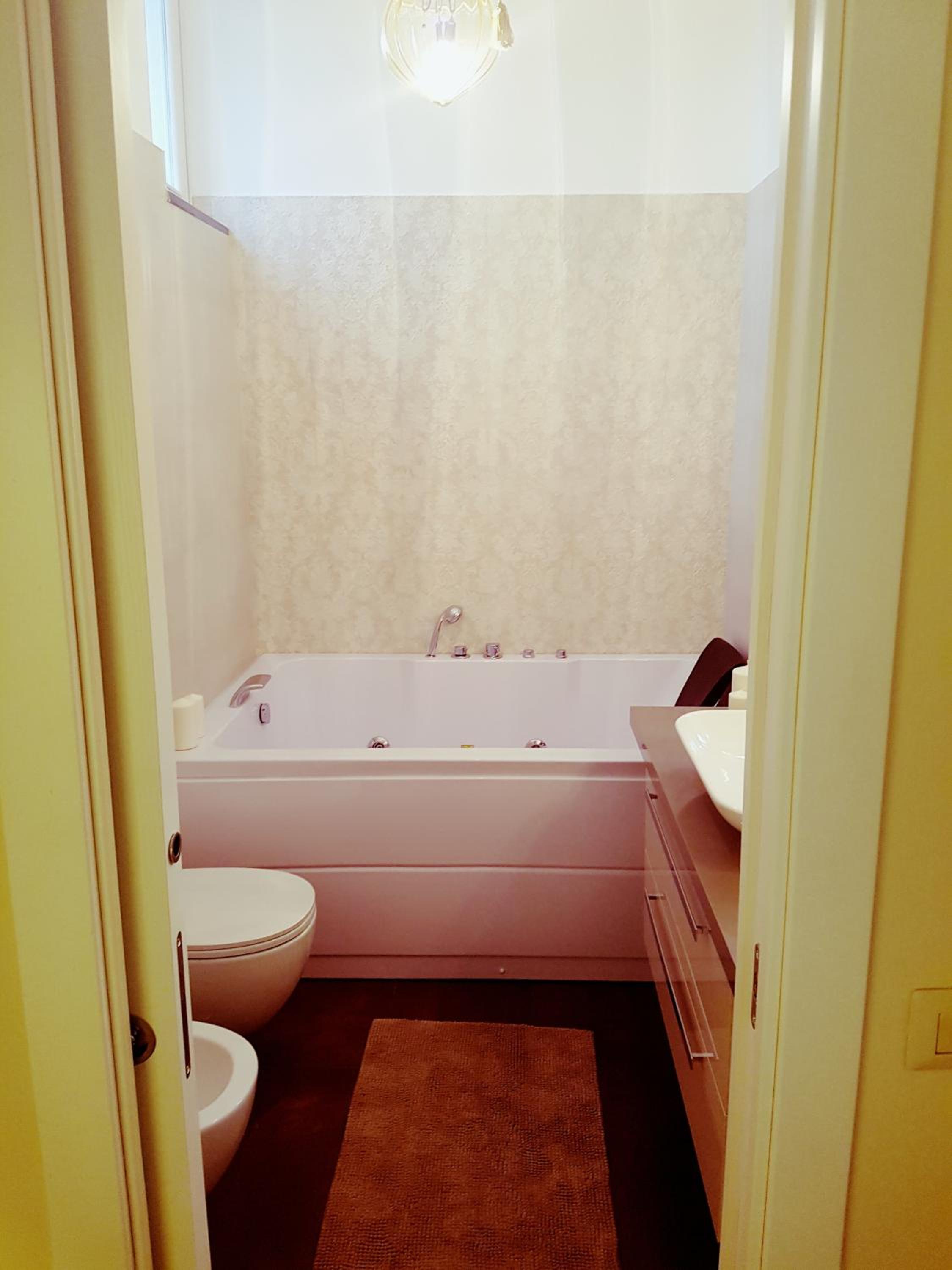 Queen Room with Garden View - Photo 8