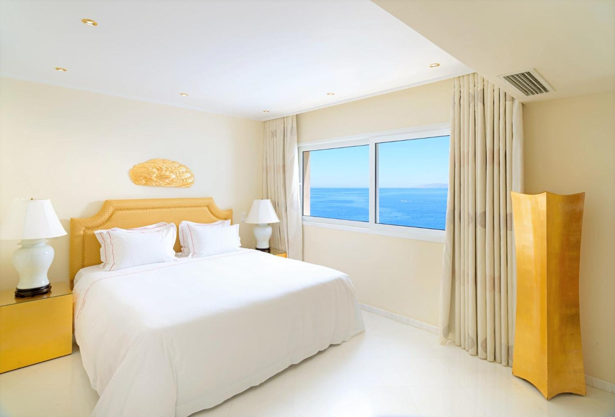 Exclusive Three-Bedroom Maisonette Individual Pool - Photo 2