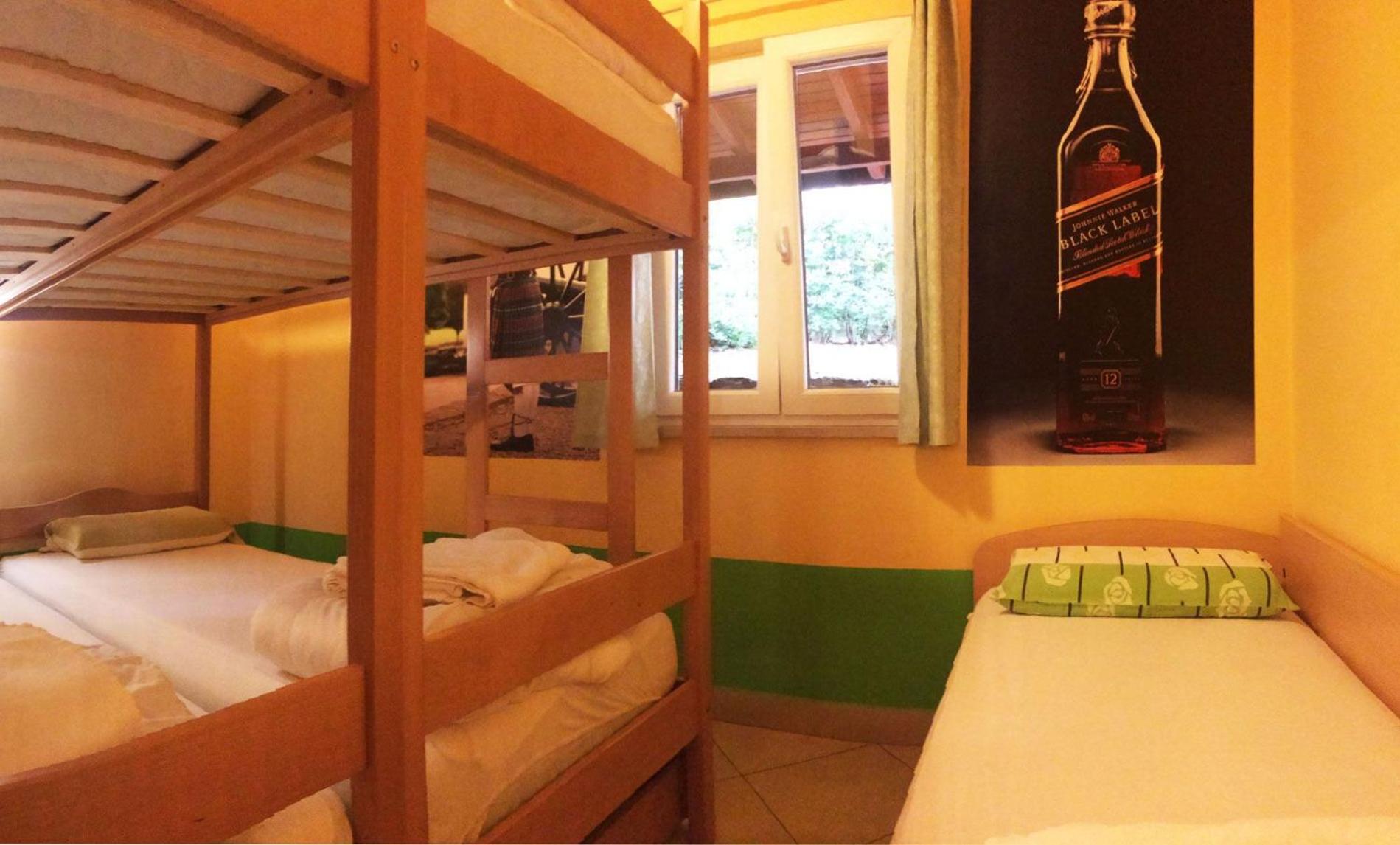 Double or Twin Room with Private Bathroom - Photo 9