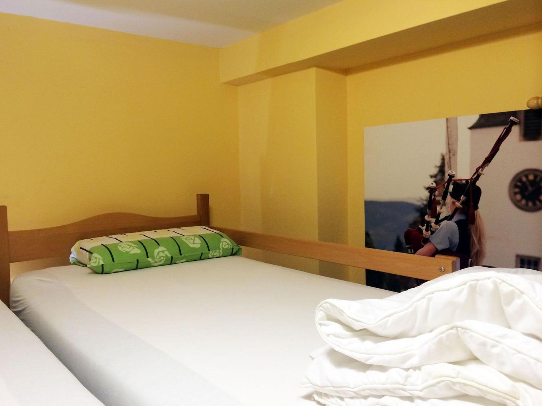 Double or Twin Room with Private Bathroom - Photo 4