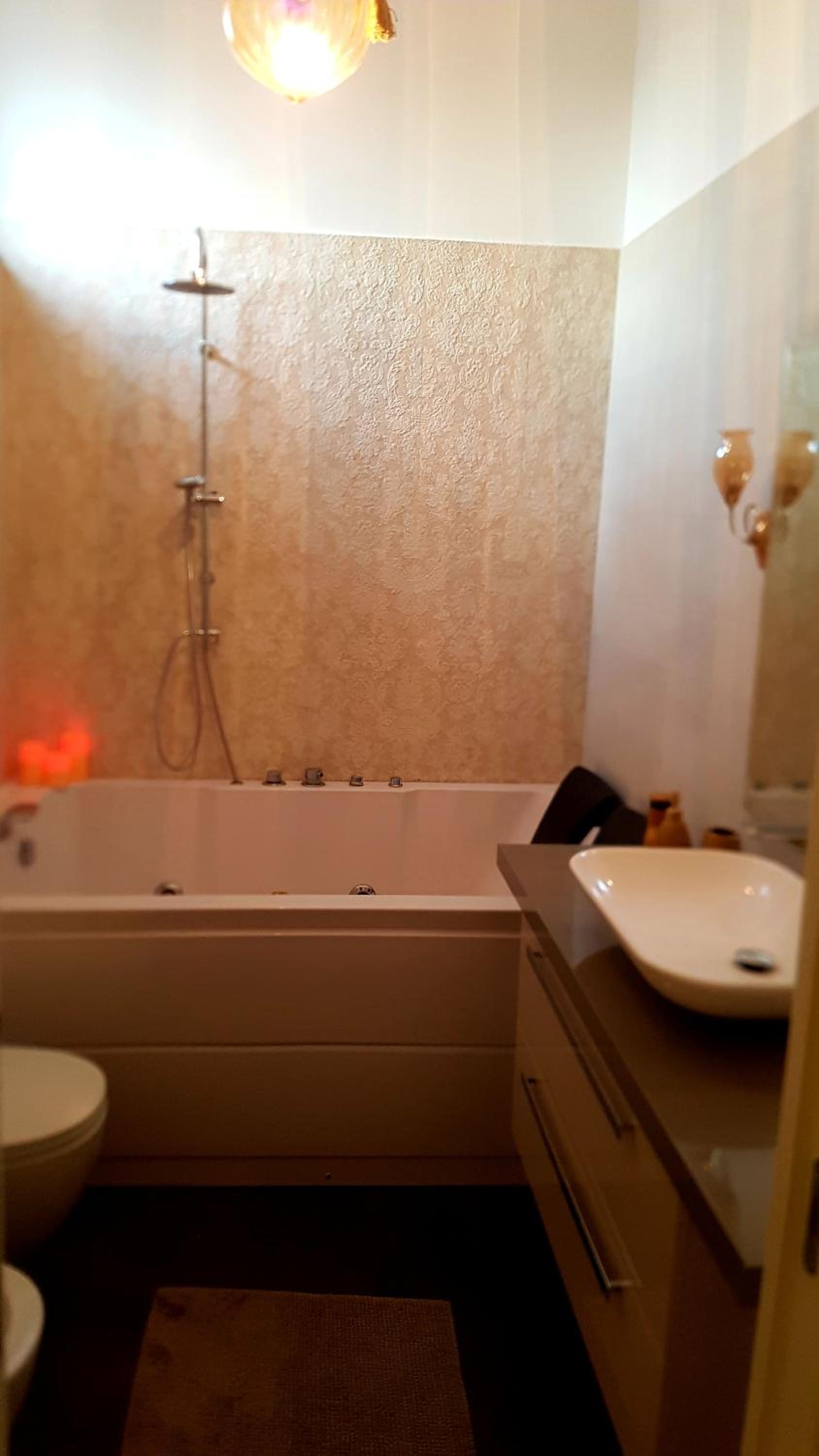 Queen Room with Garden View - Photo 10