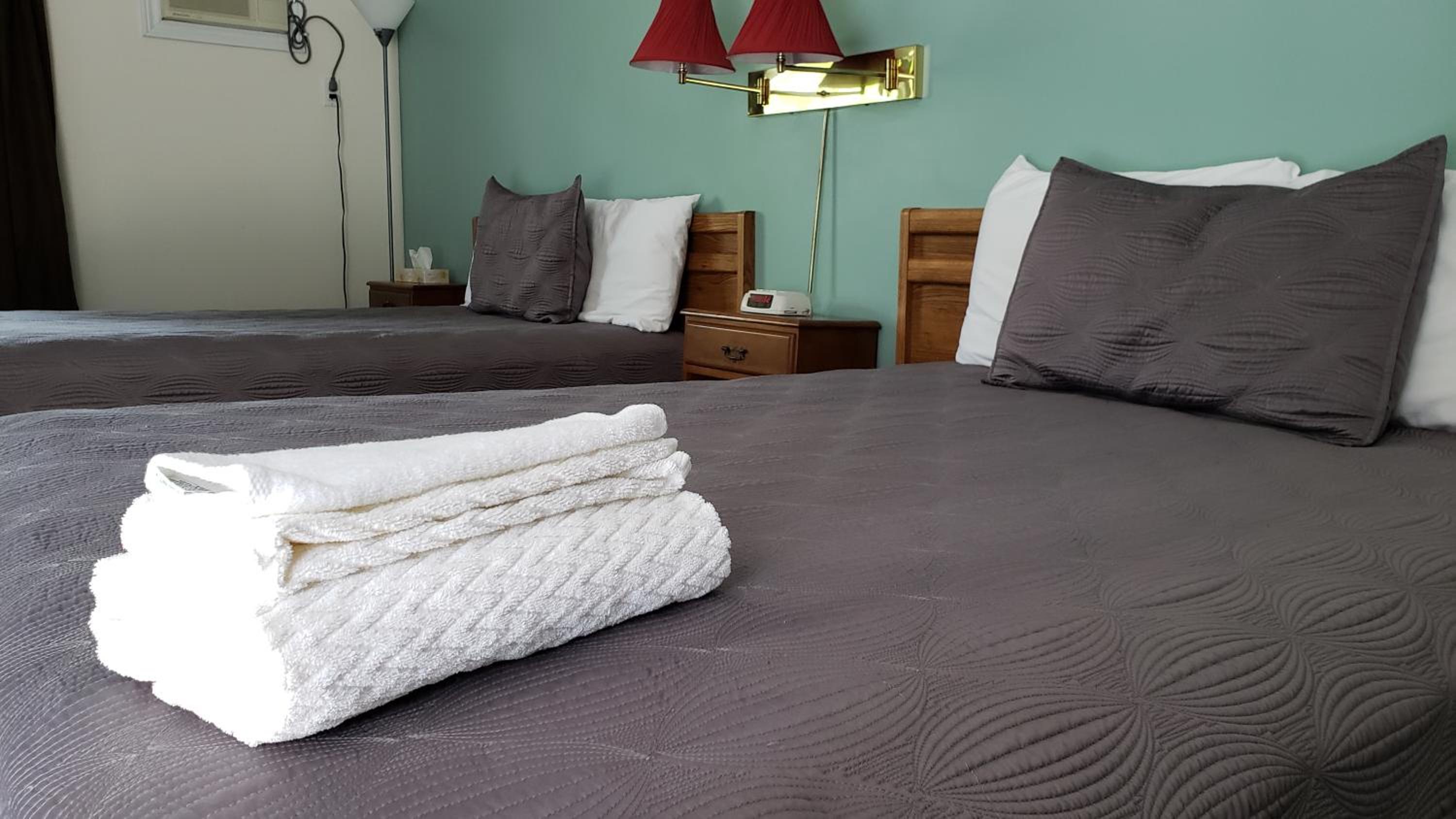 Double Room with Two Double Beds and River View photo 1