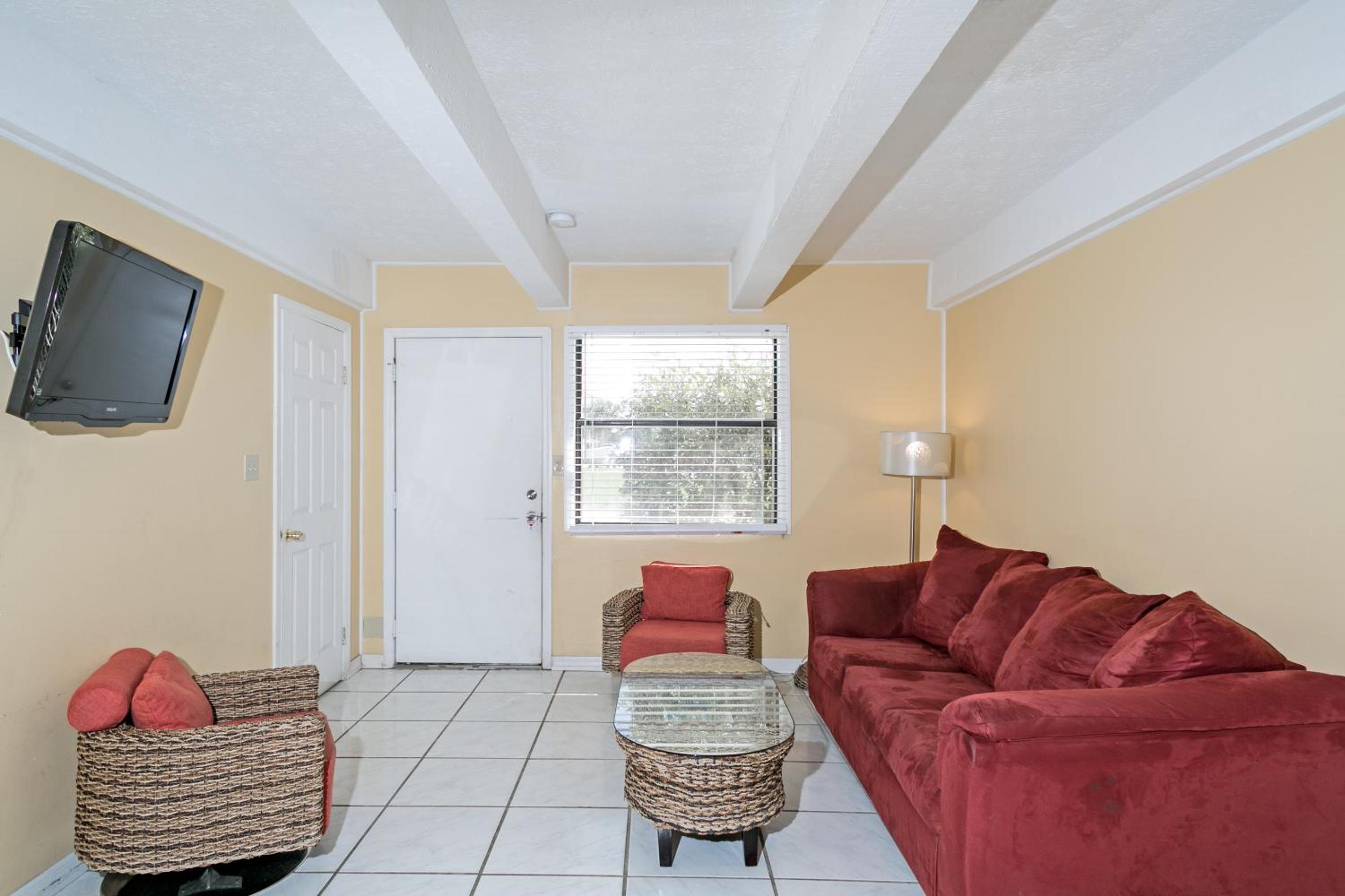Two Bedroom Suite with Kitchen - Photo 6
