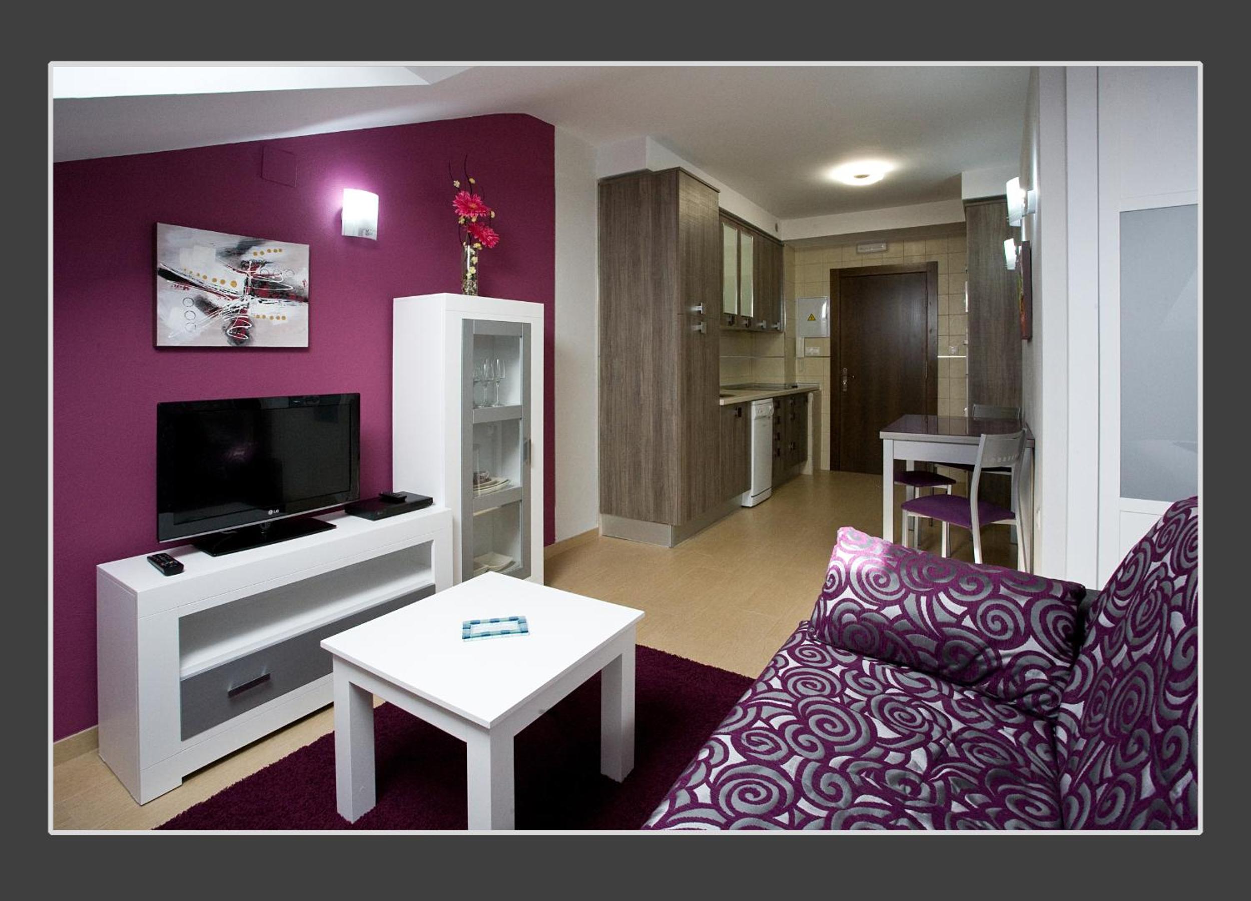 Superior One-Bedroom Apartment - Photo 26