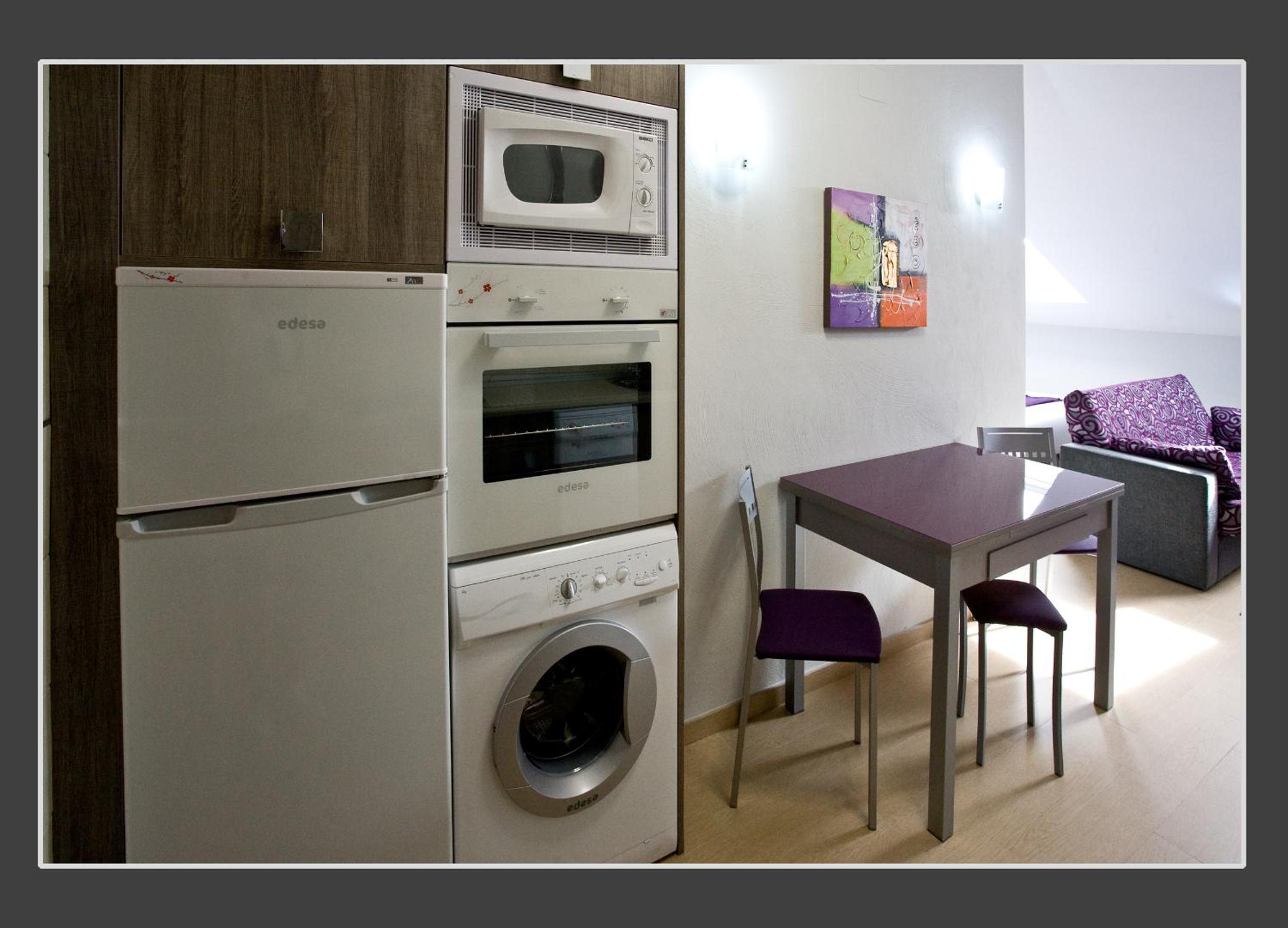 Superior One-Bedroom Apartment - Photo 28