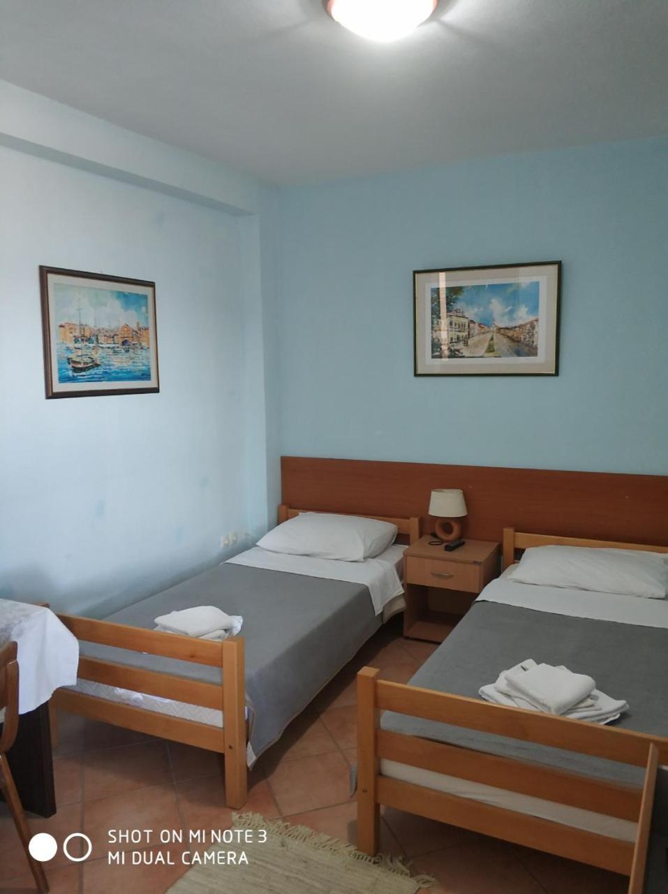Triple Room with Balcony - Photo 2