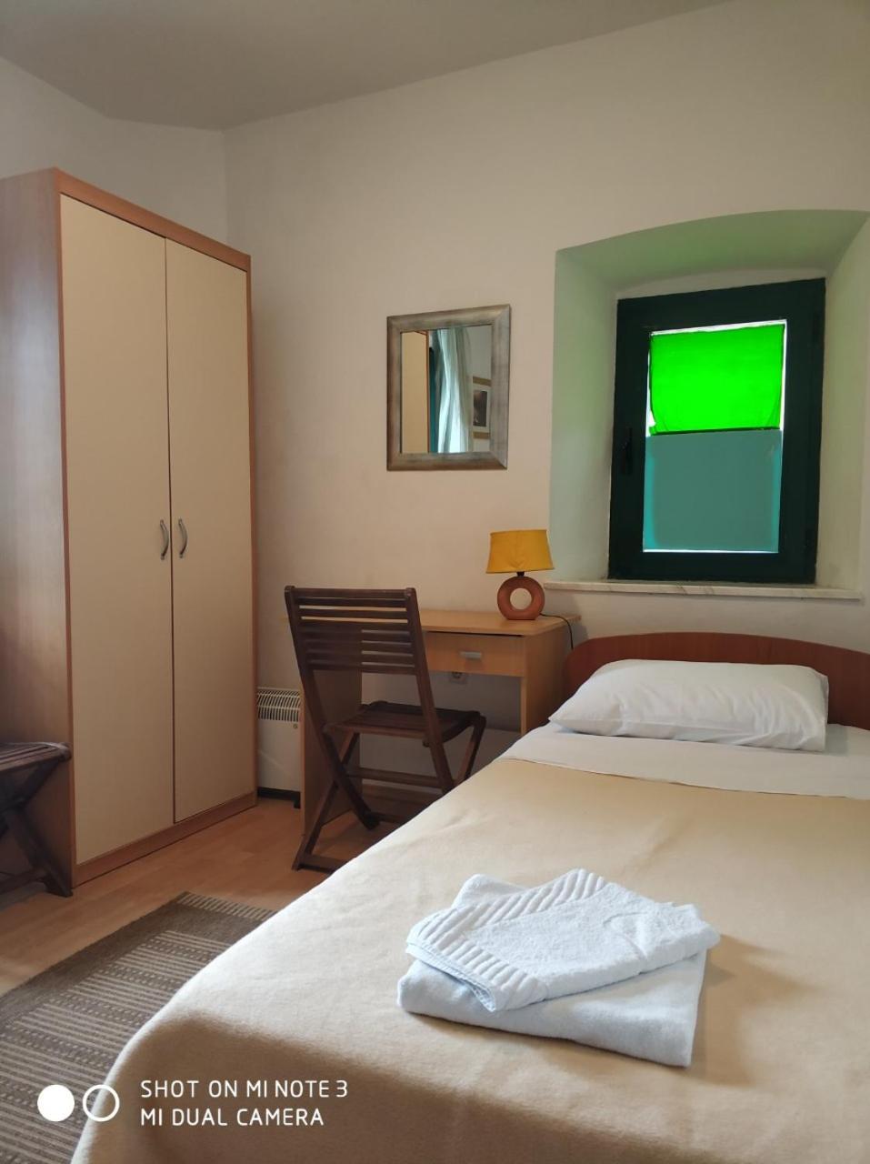 Classic Twin Room - Photo 5