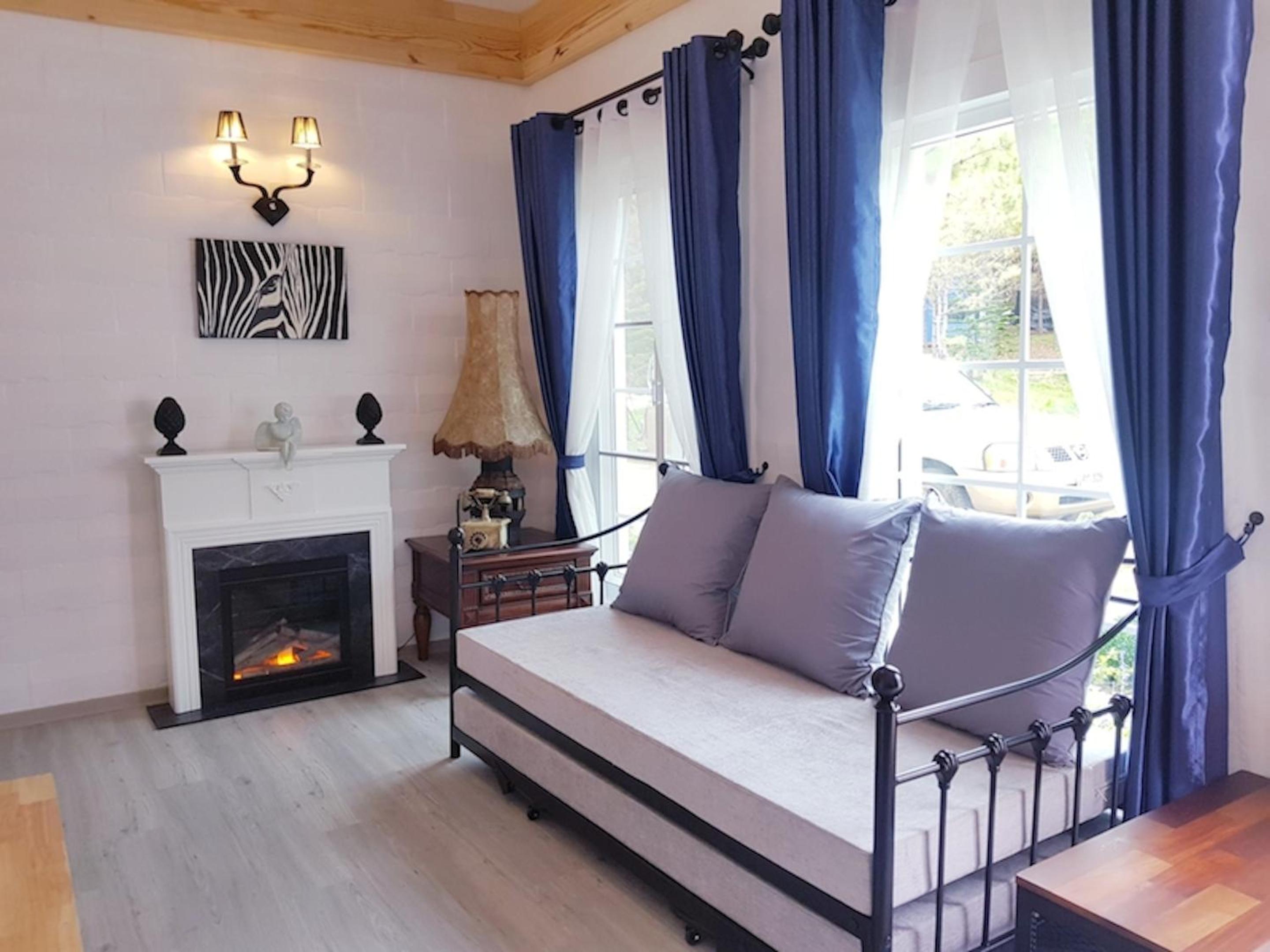 Suite with Lake View - Photo 1