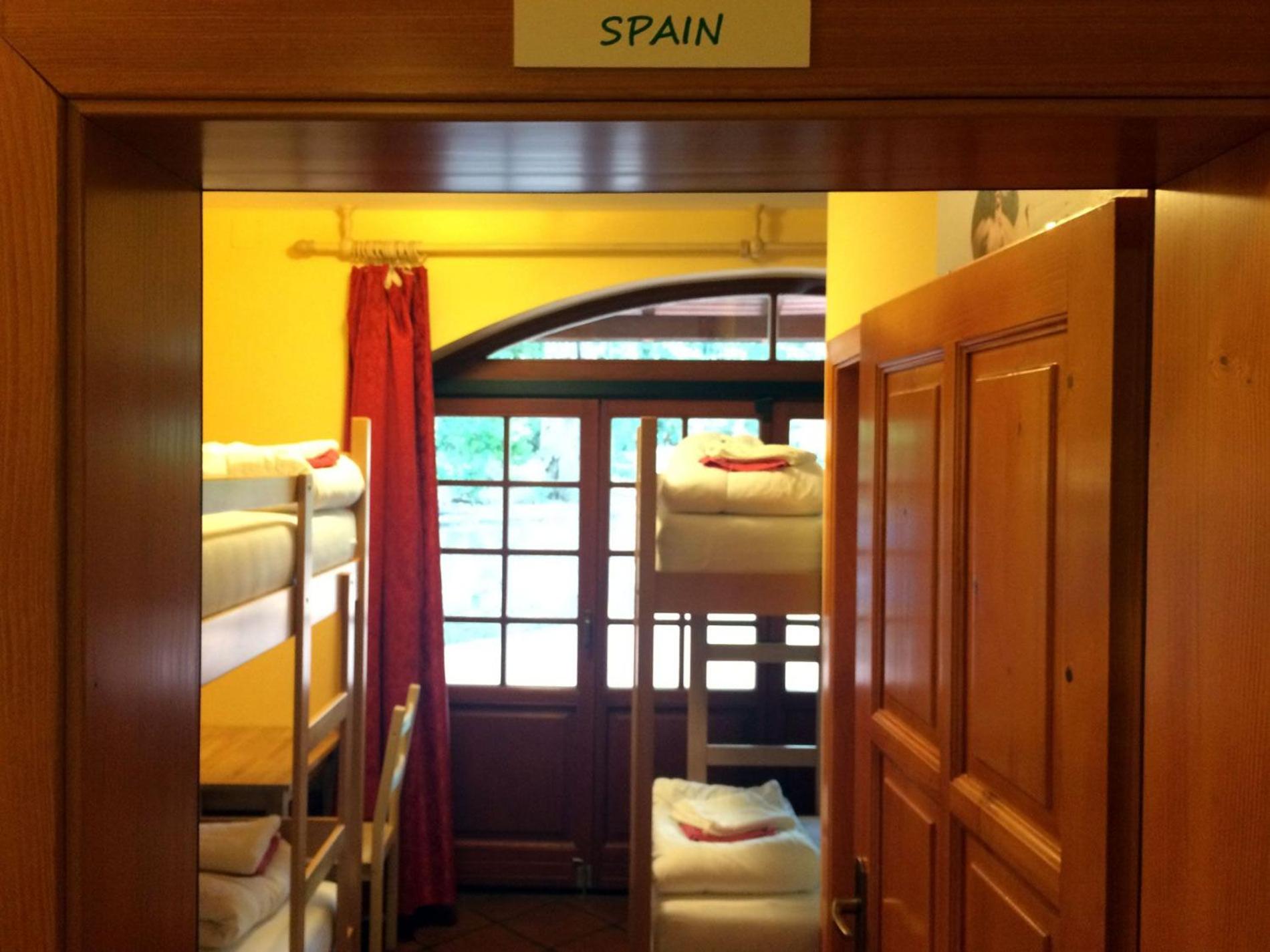 Double or Twin Room with Private Bathroom - Photo 5