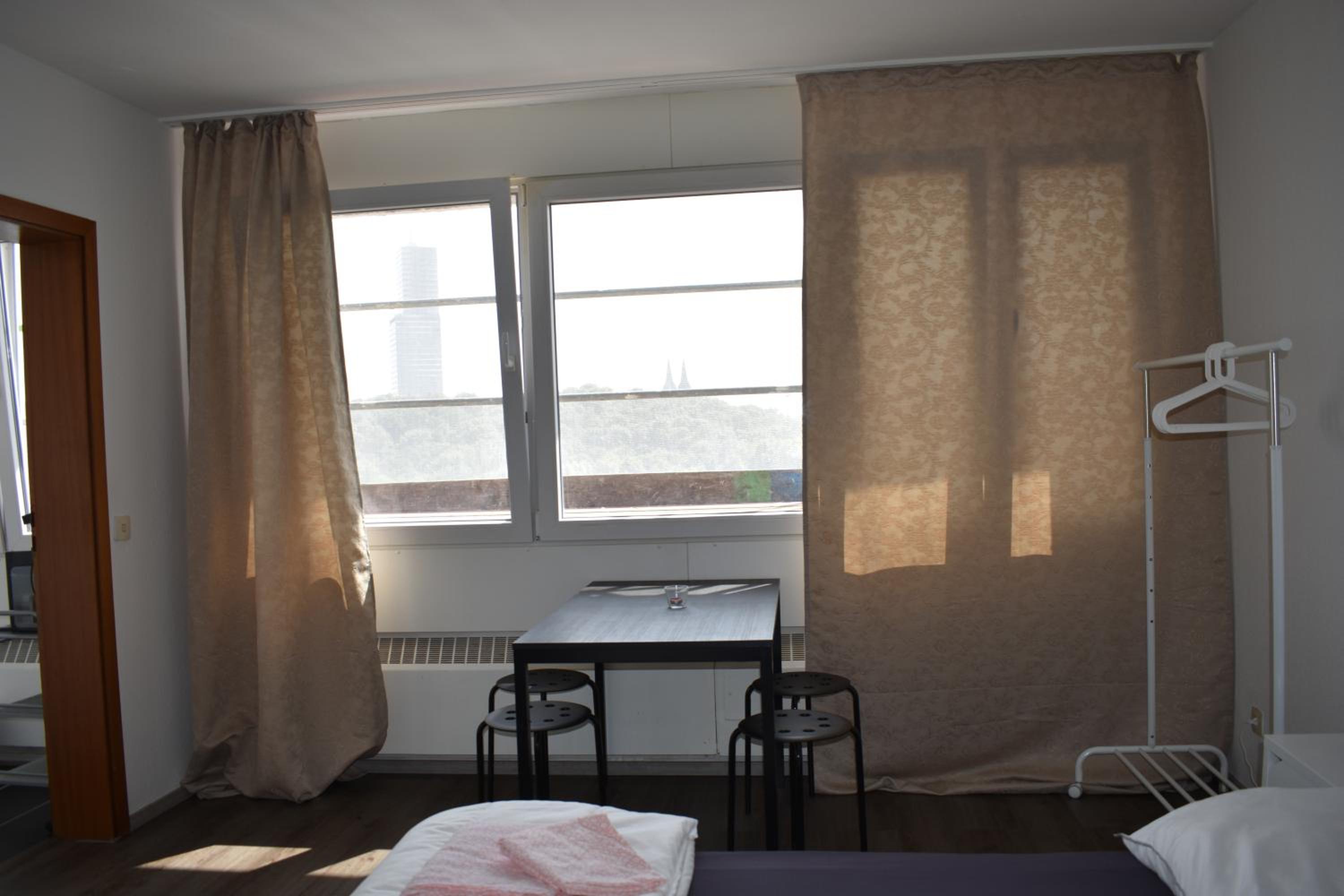 One-Bedroom Apartment - Photo 5
