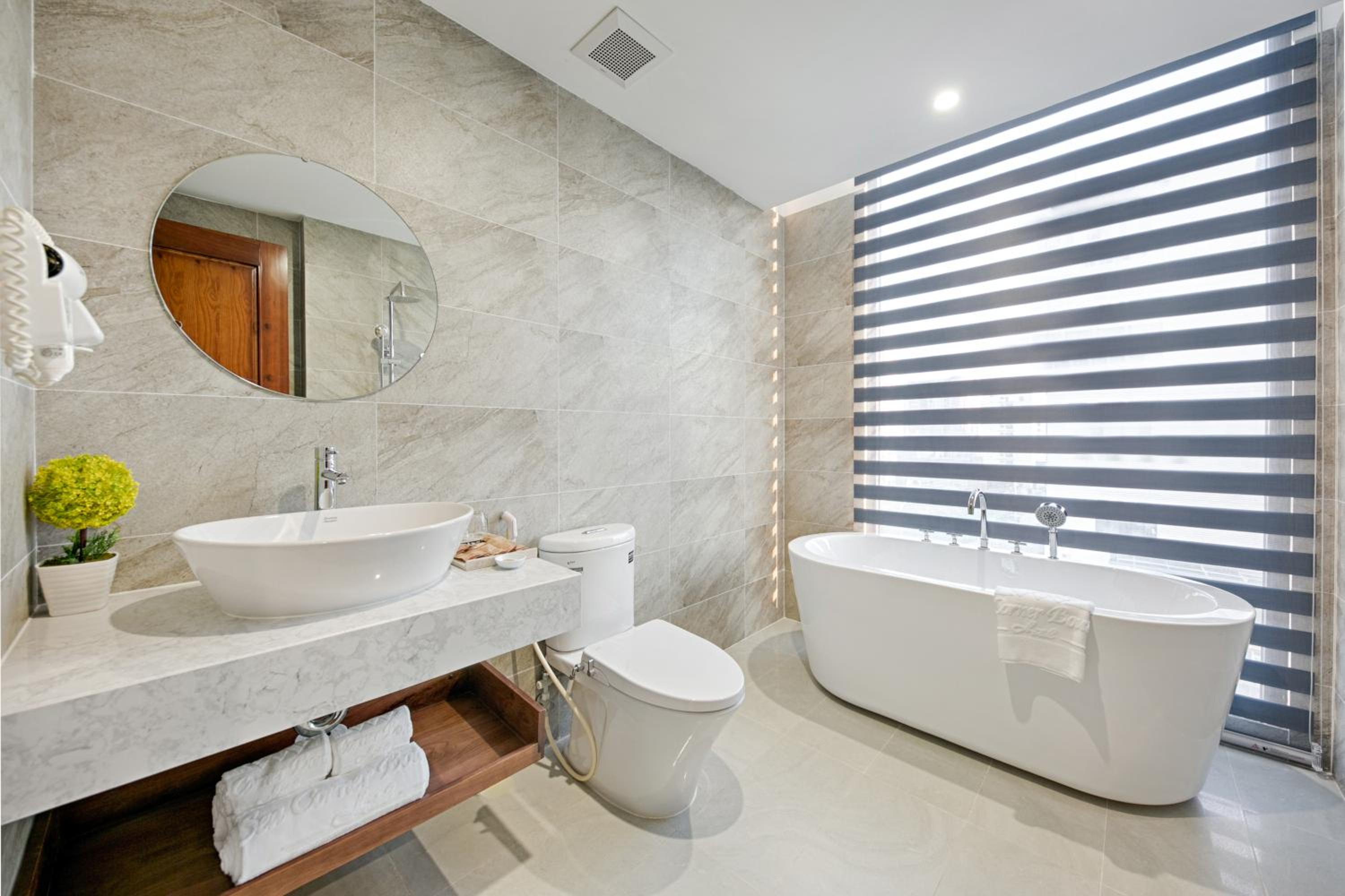 Suite Double Or Twin With Partial Sea View With Bath Tub - Photo 2