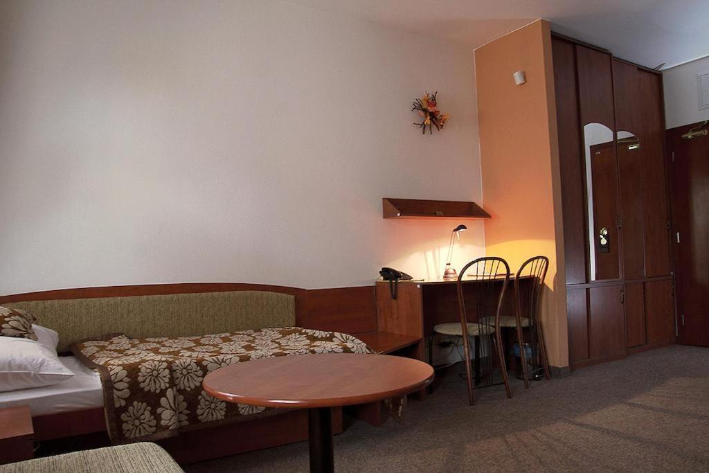 Double Room - Photo 2
