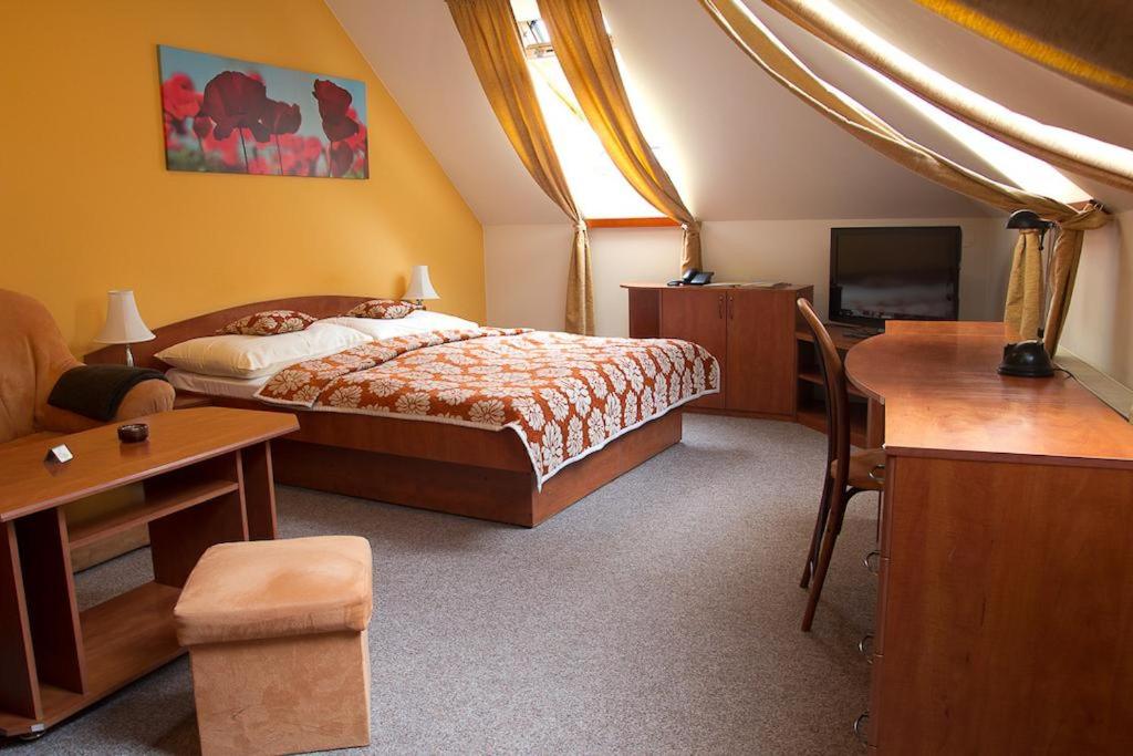 Apartment - Photo 2