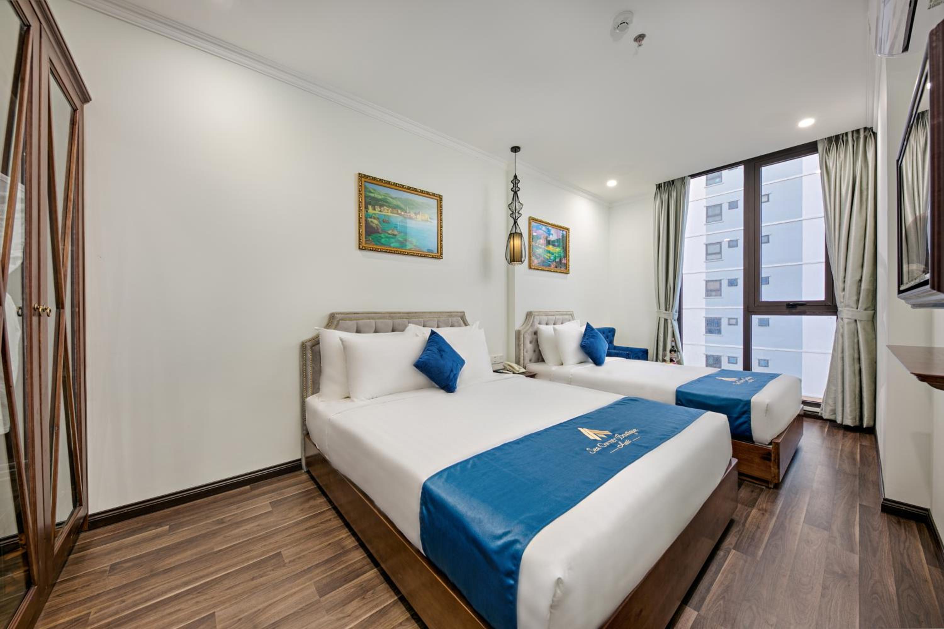 Deluxe Twin Room With Partial Sea View - Photo 3