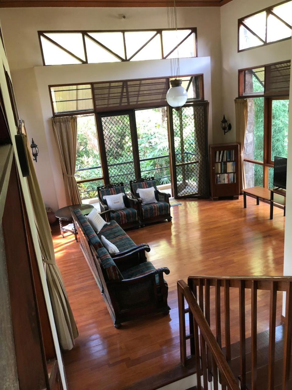 Three-Bedroom Villa - Photo 2