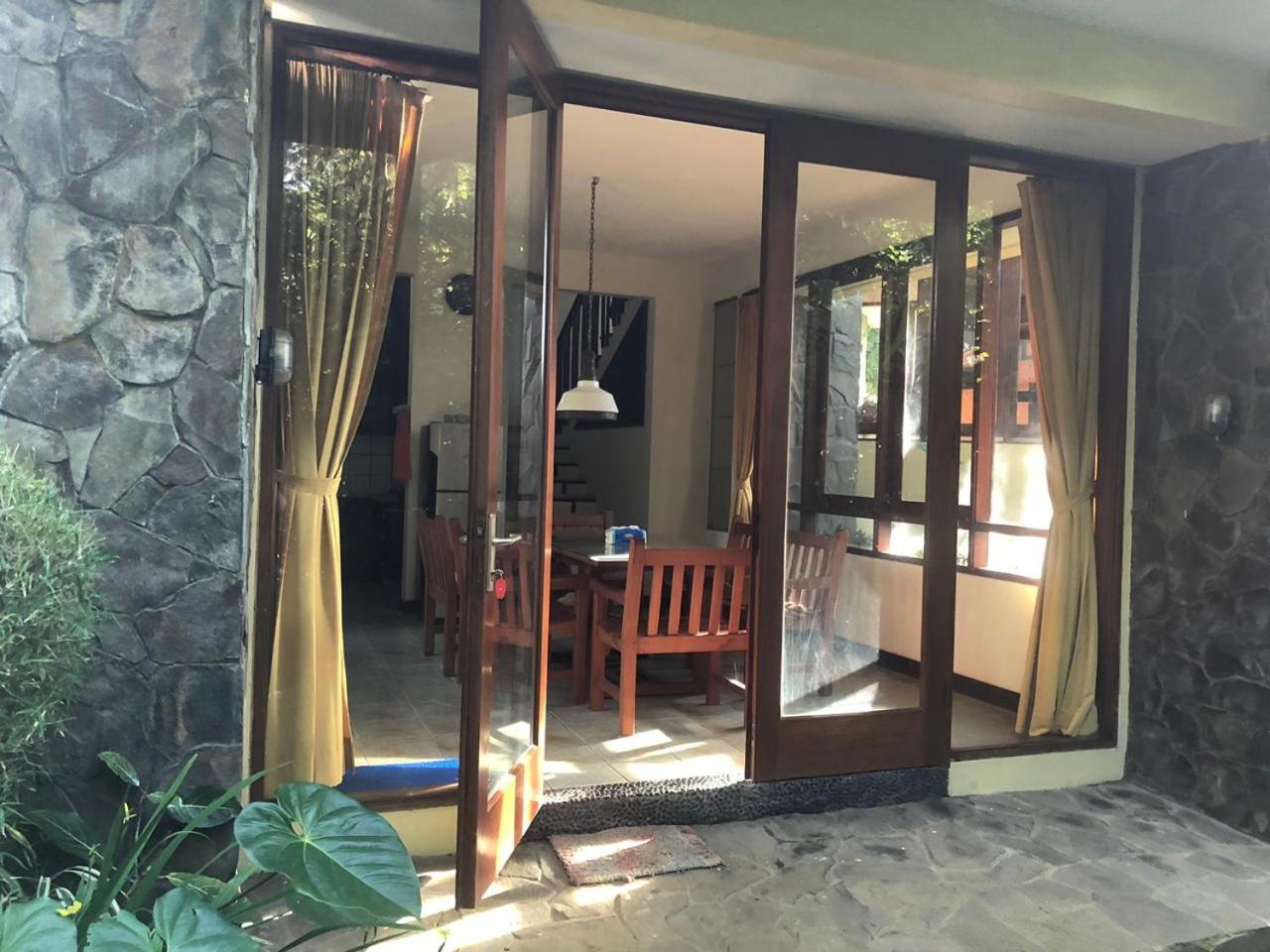 Three-Bedroom Villa - Photo 8