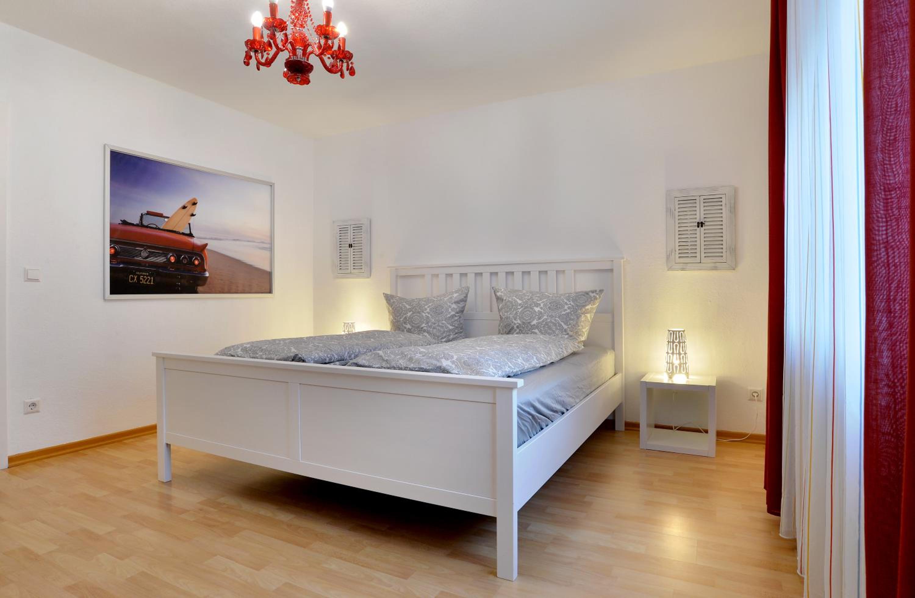 Two-Bedroom Apartment - Photo 25