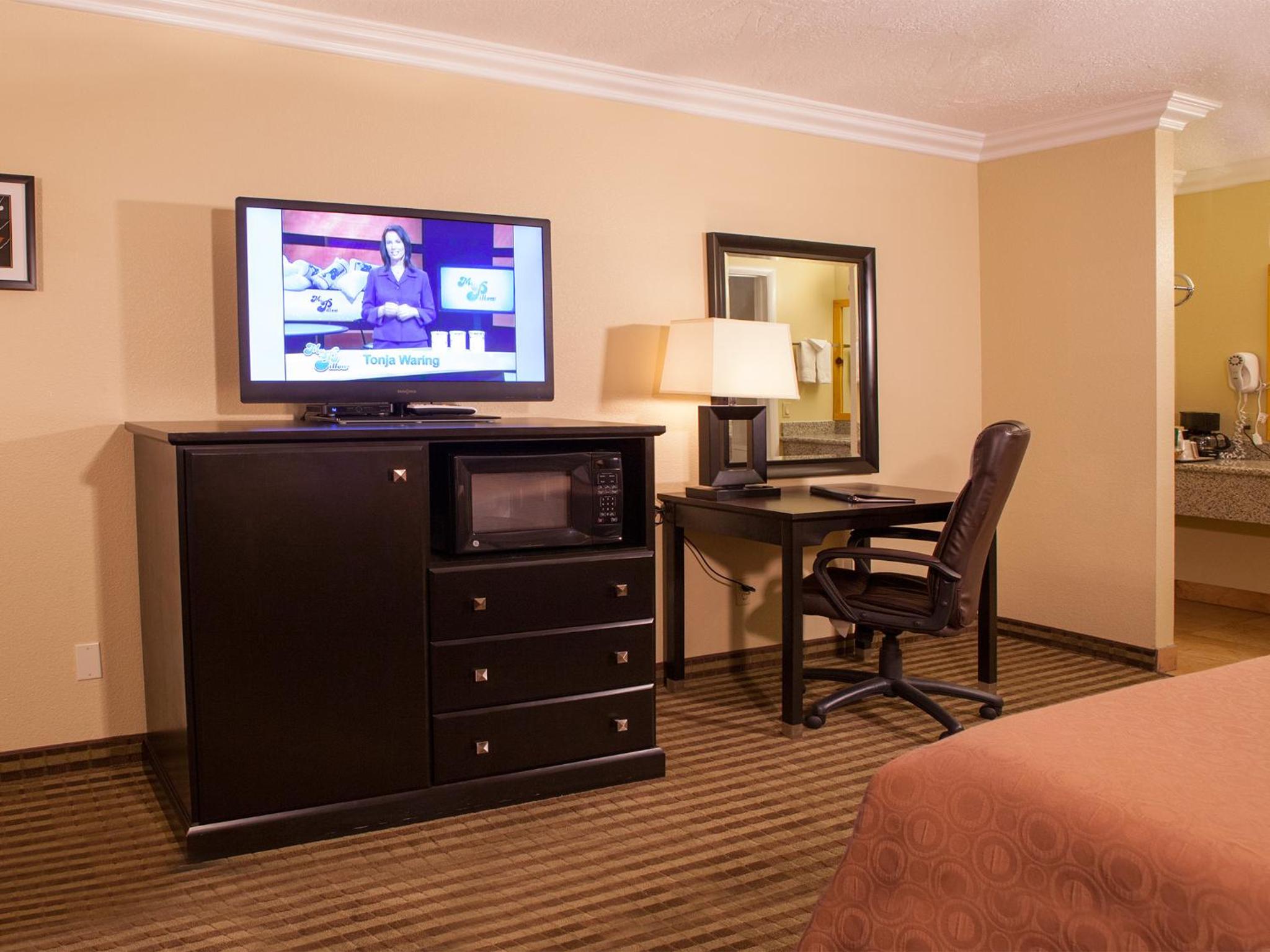 King Room - Non-Smoking - Photo 5