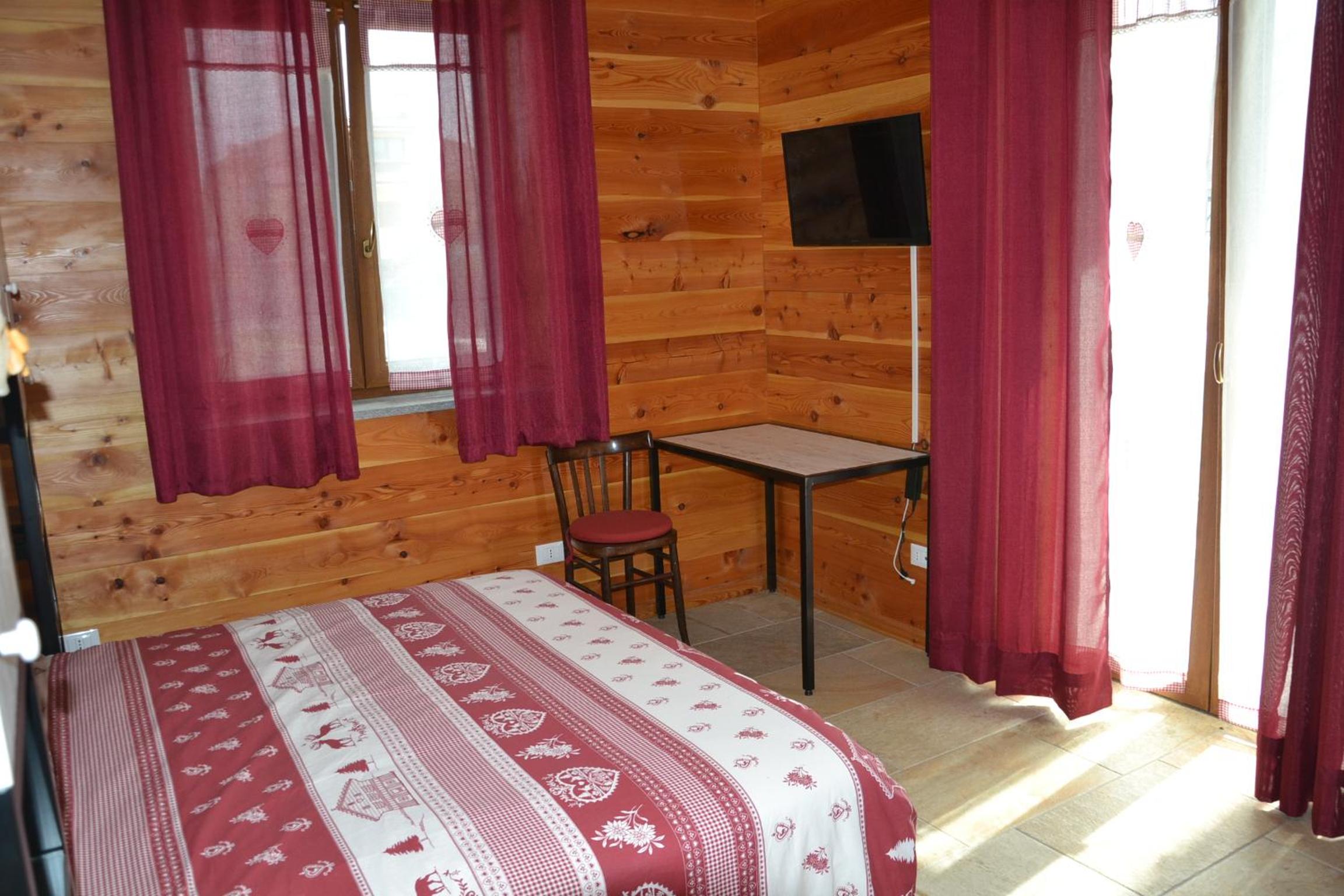 Double Room with Private Bathroom photo 2