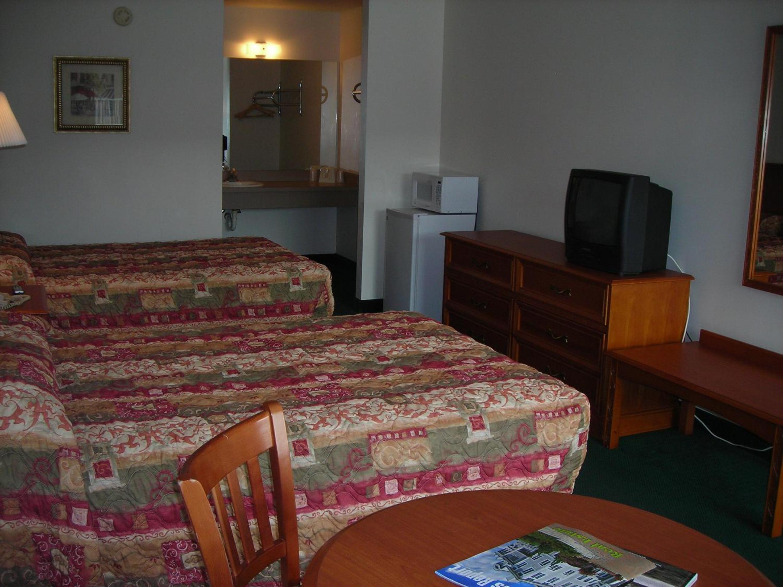 Deluxe Double Room with Two Double Beds - Photo 4