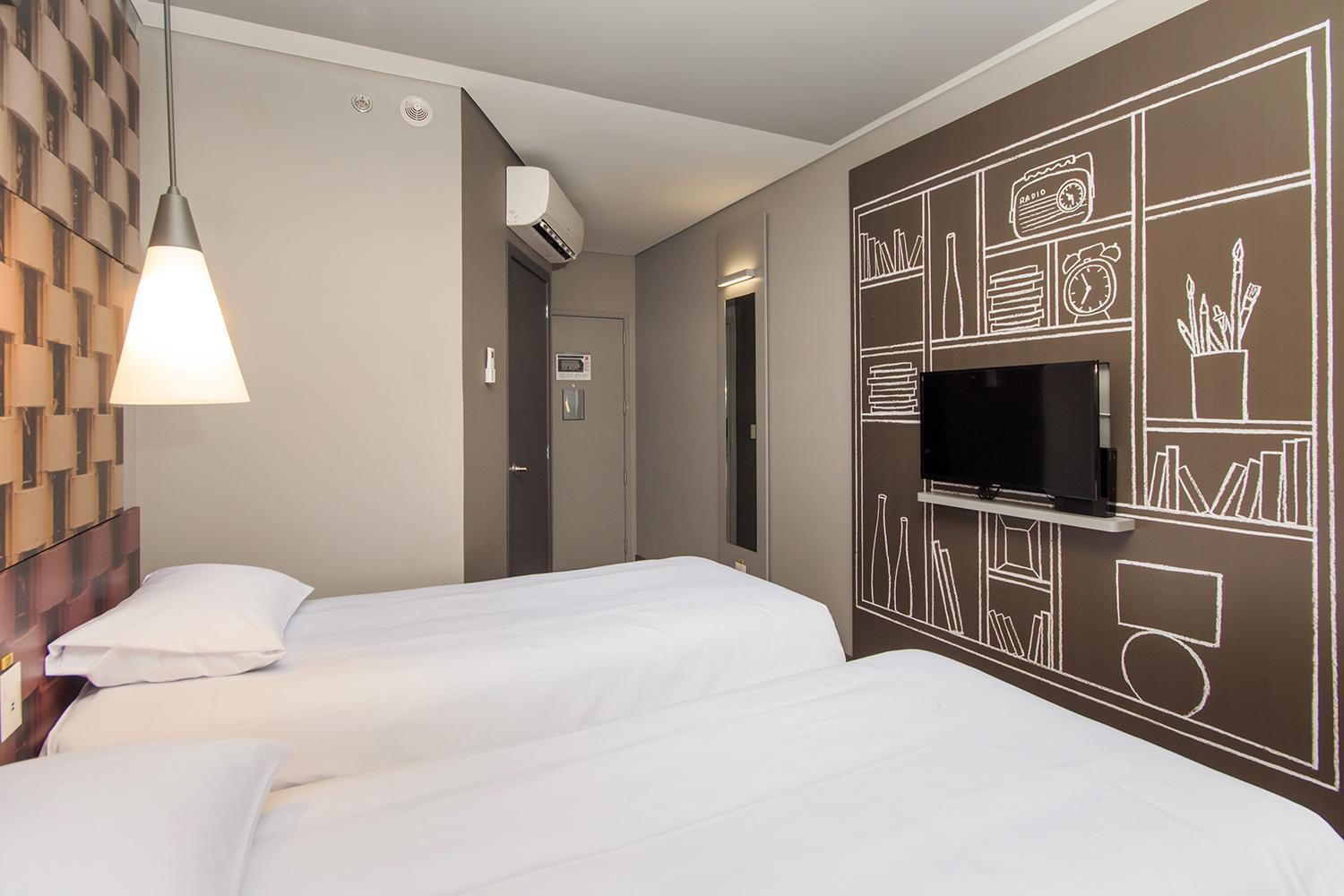 Standard Twin Room - Photo 1