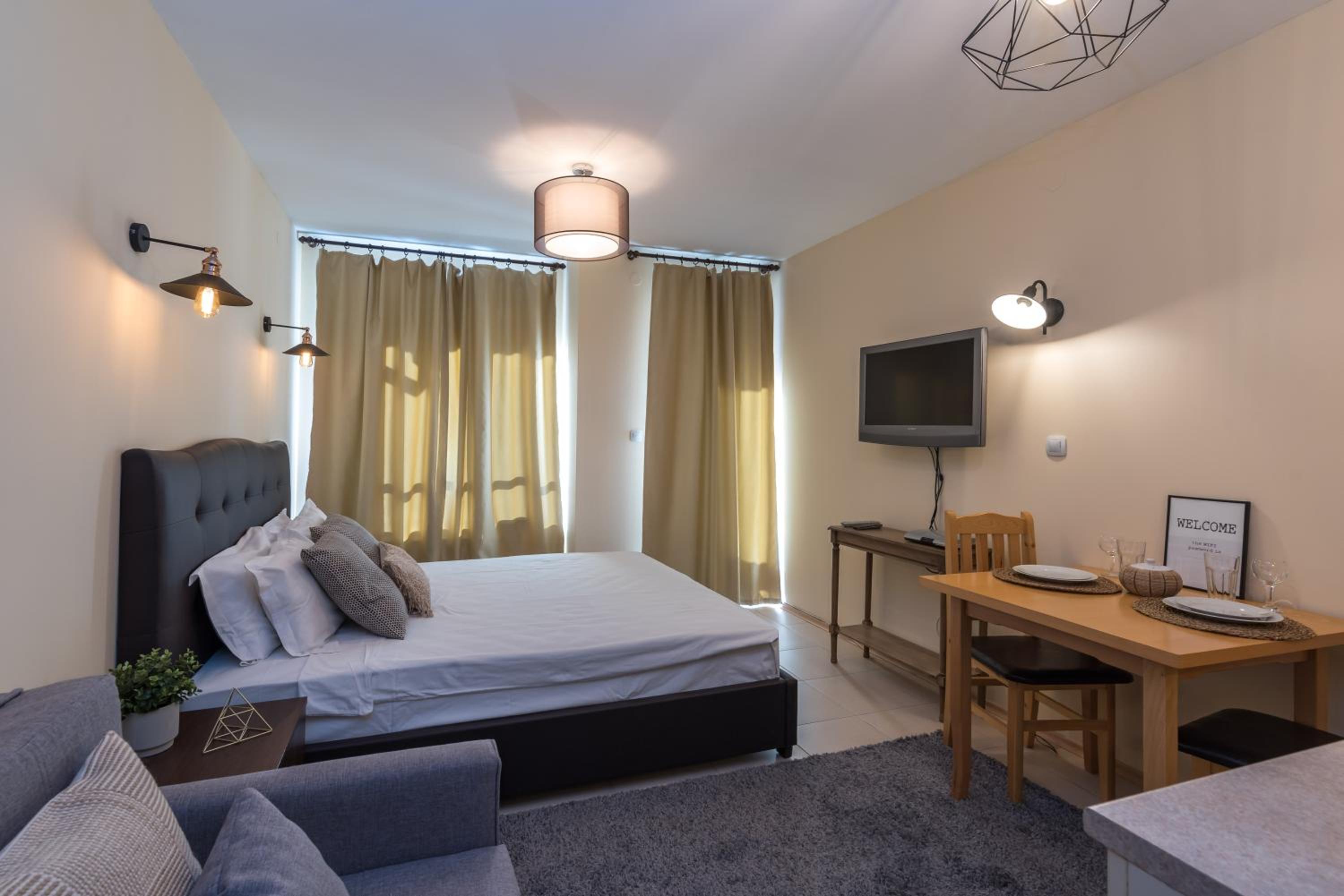 Studio Apartment