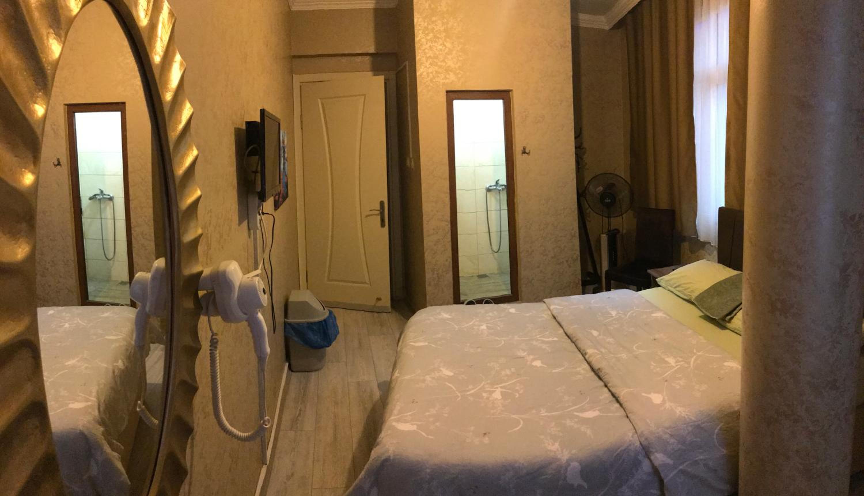 Double Room with Private Bathroom photo 2