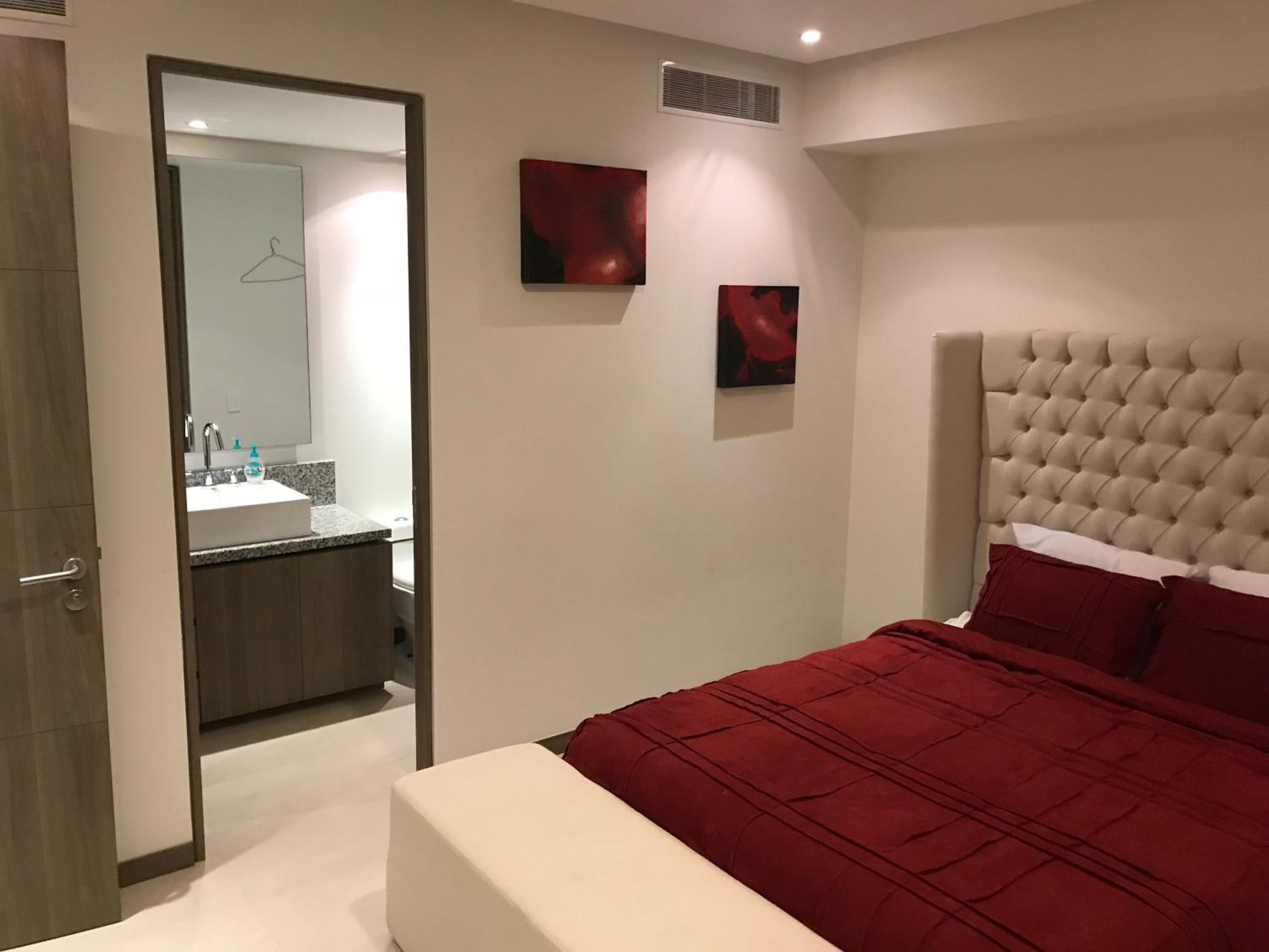 Three-Bedroom Apartment - Photo 28