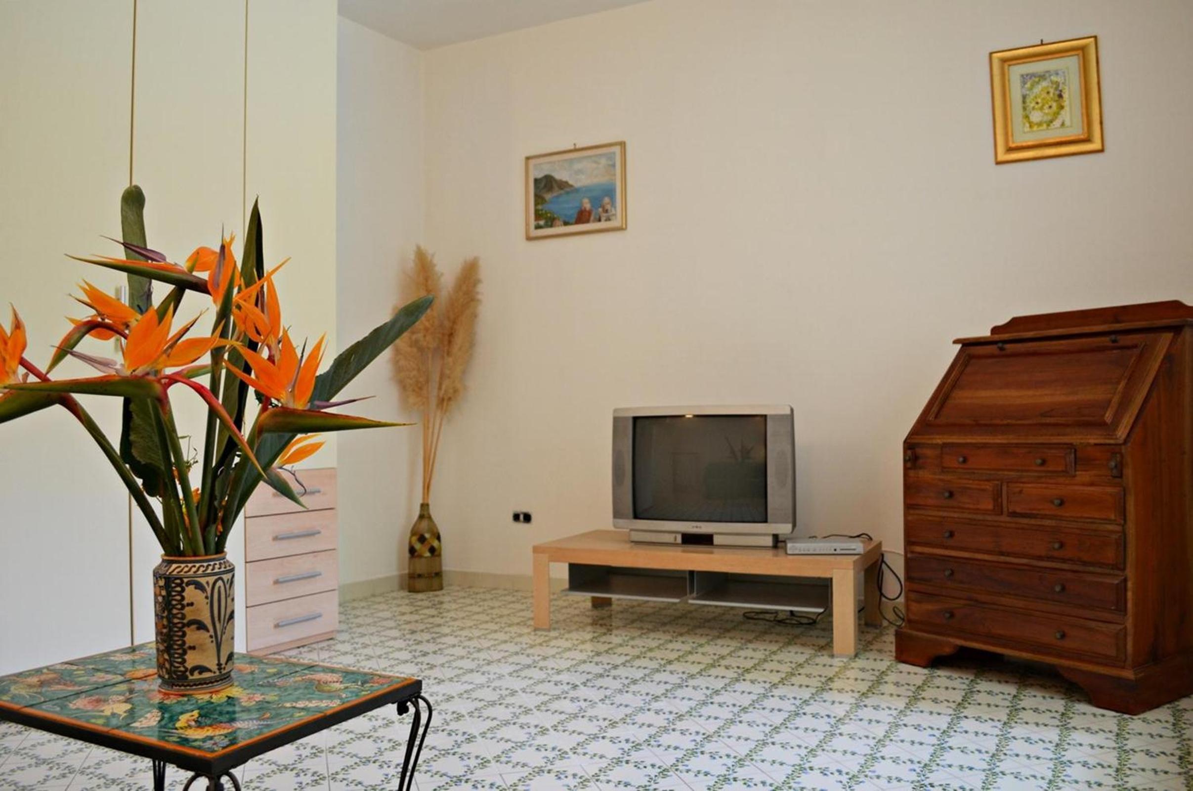 Two-Bedroom Apartment - Photo 15