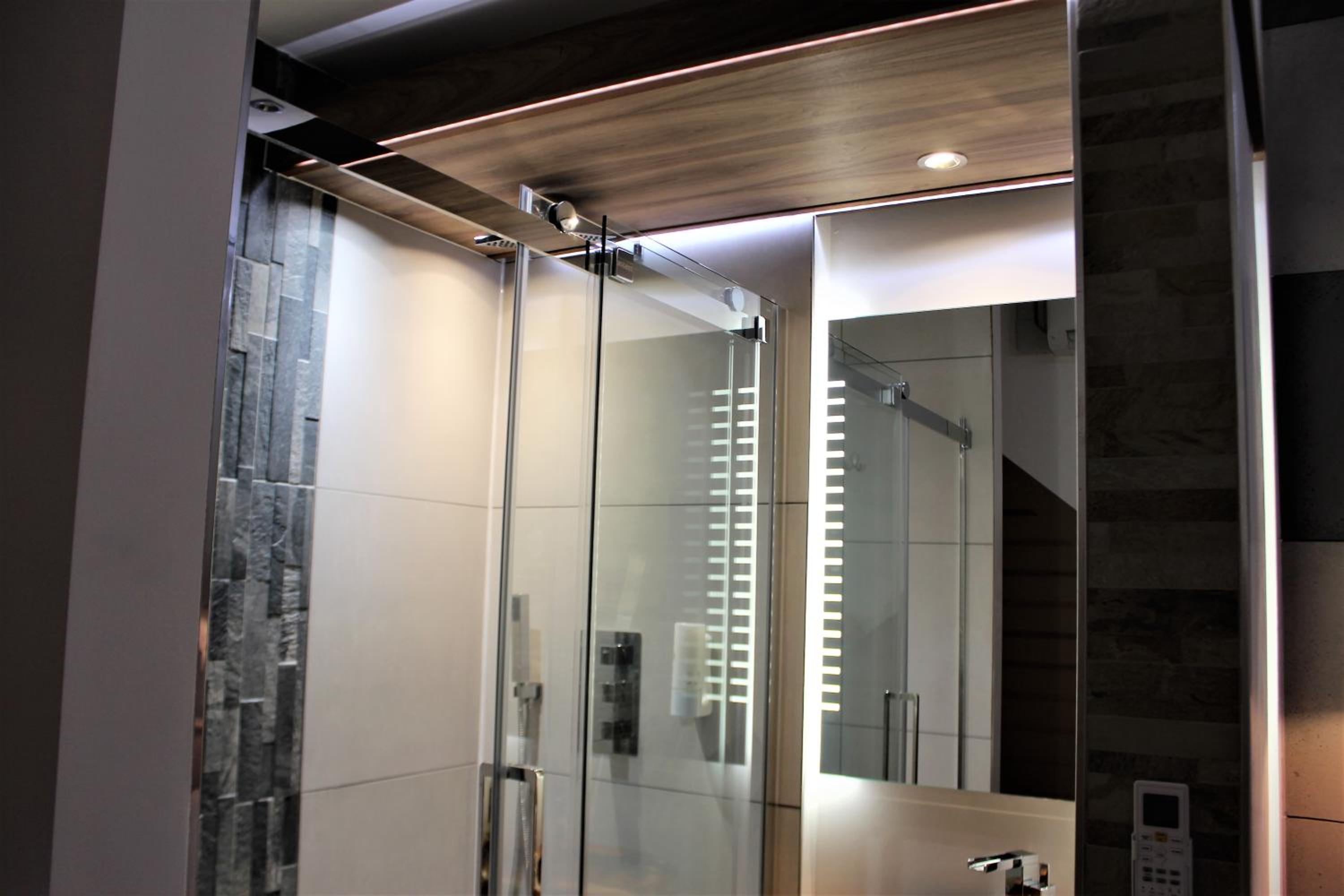 Standard Twin Room - Photo 3