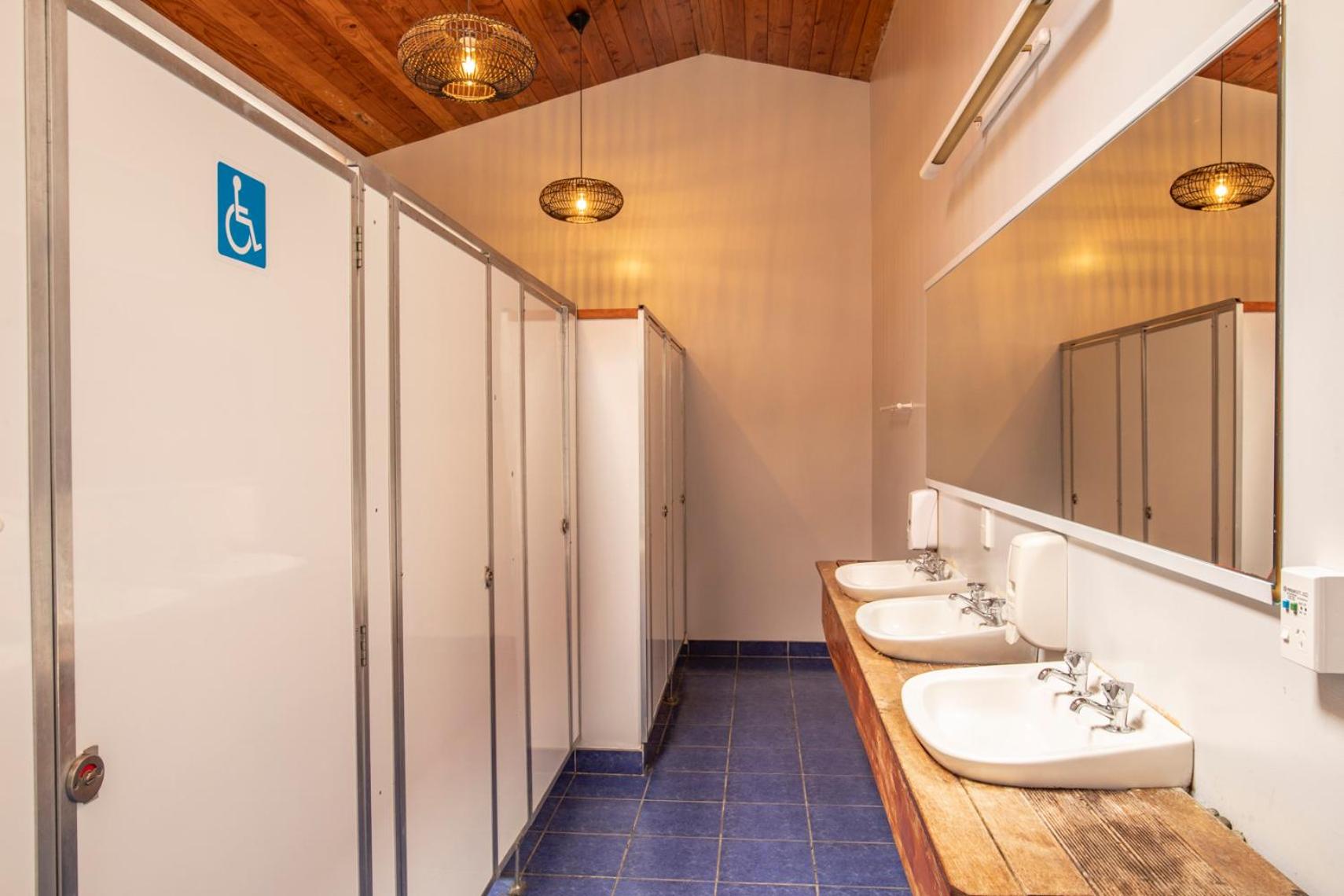 Double Room with Shared Bathroom photo 1