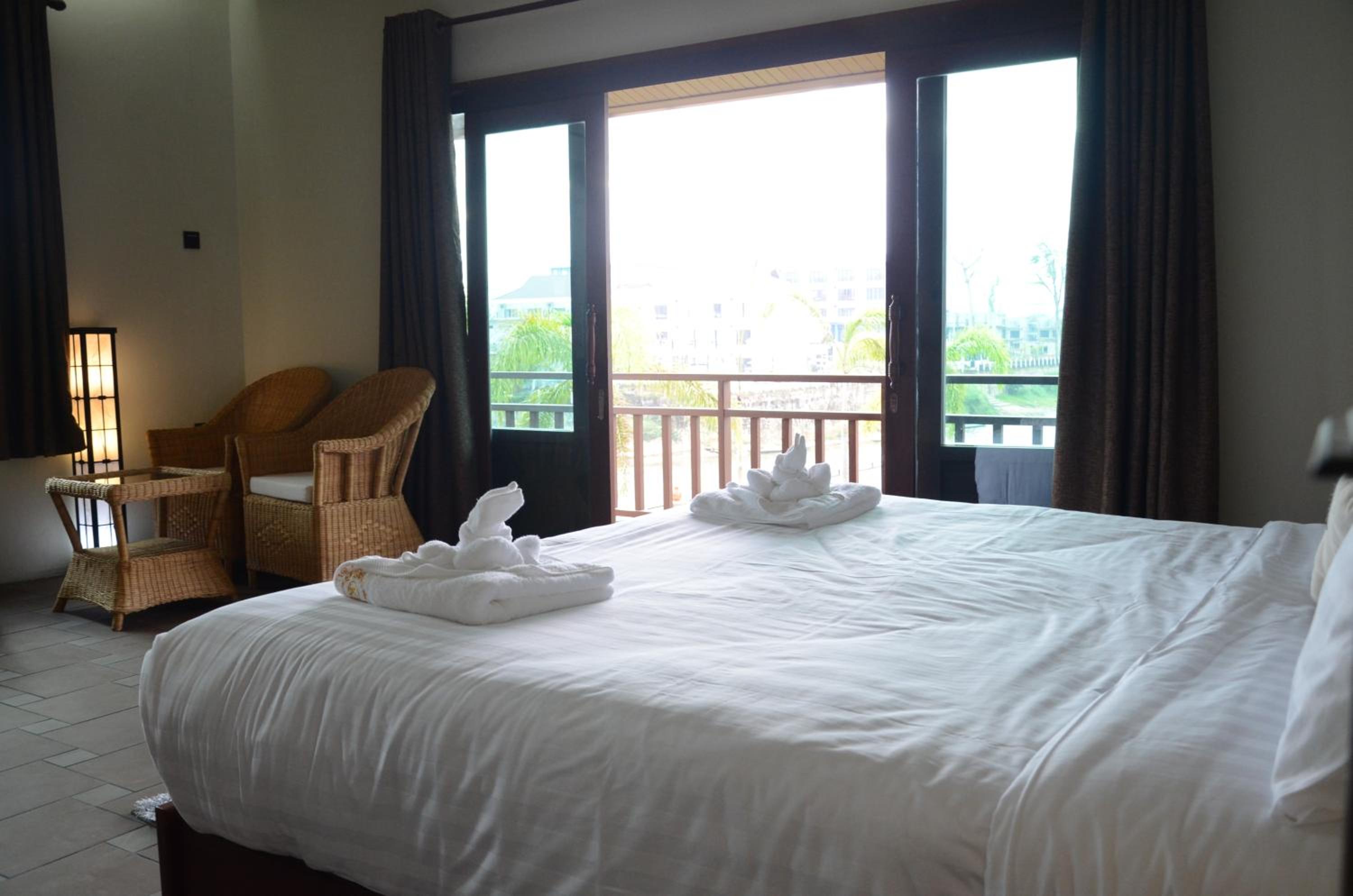 Deluxe Superior Room - Photo 13