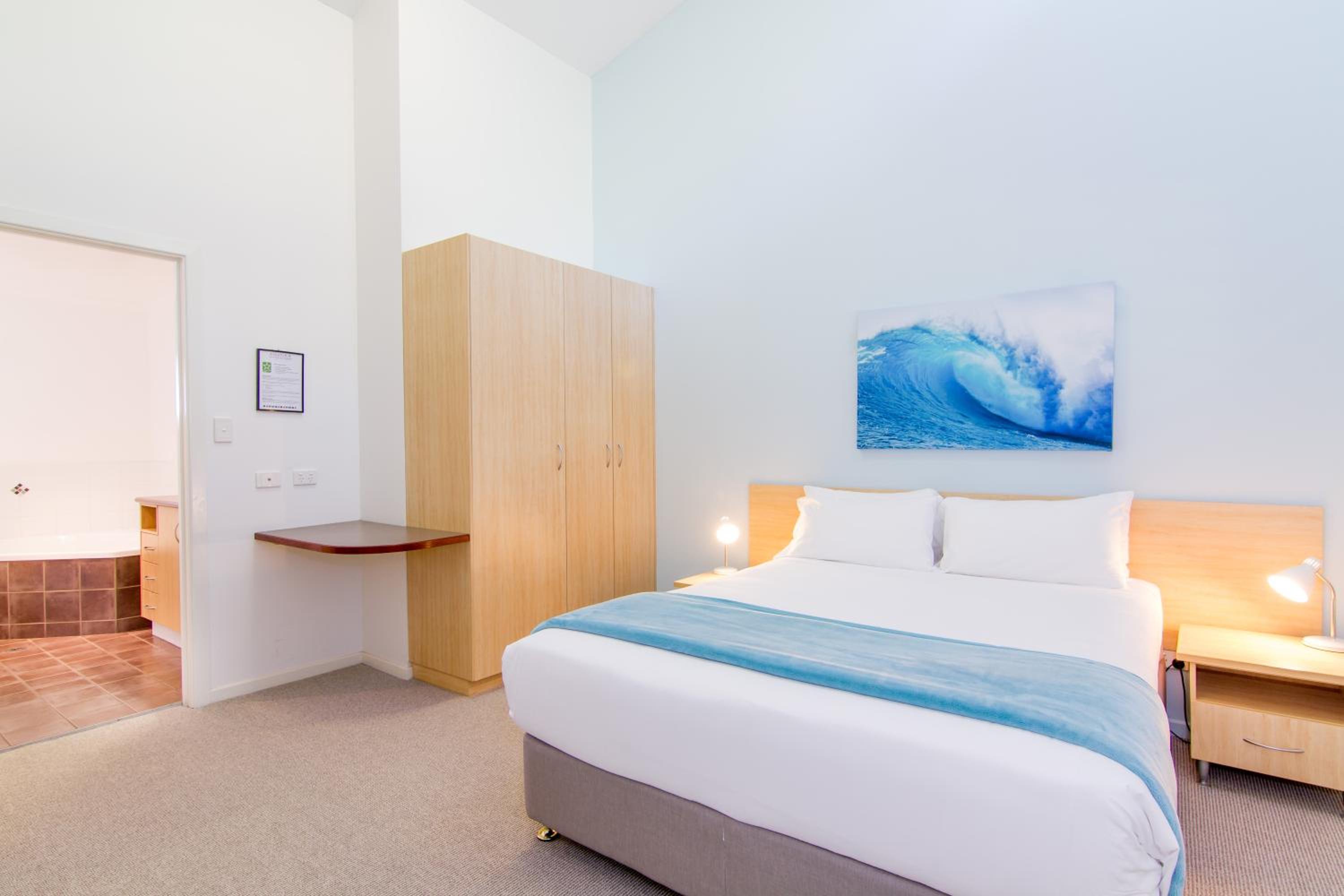 1 Bedroom Spa Apartment - Photo 17