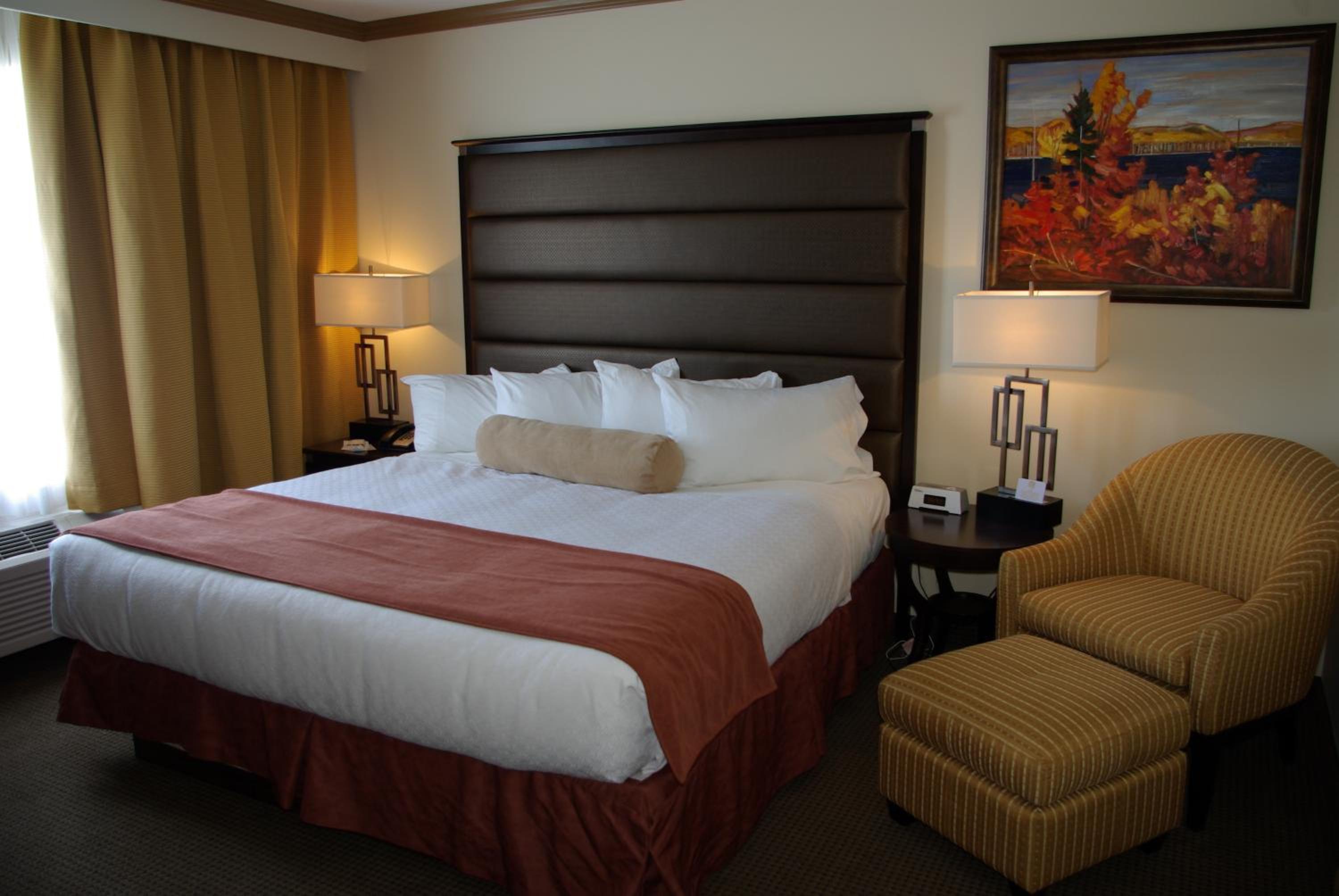 King Room with Roll-in Shower - Disability Access/Non-Smoking