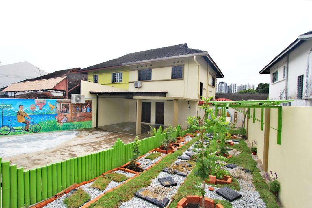 Three-Bedroom House photo 1