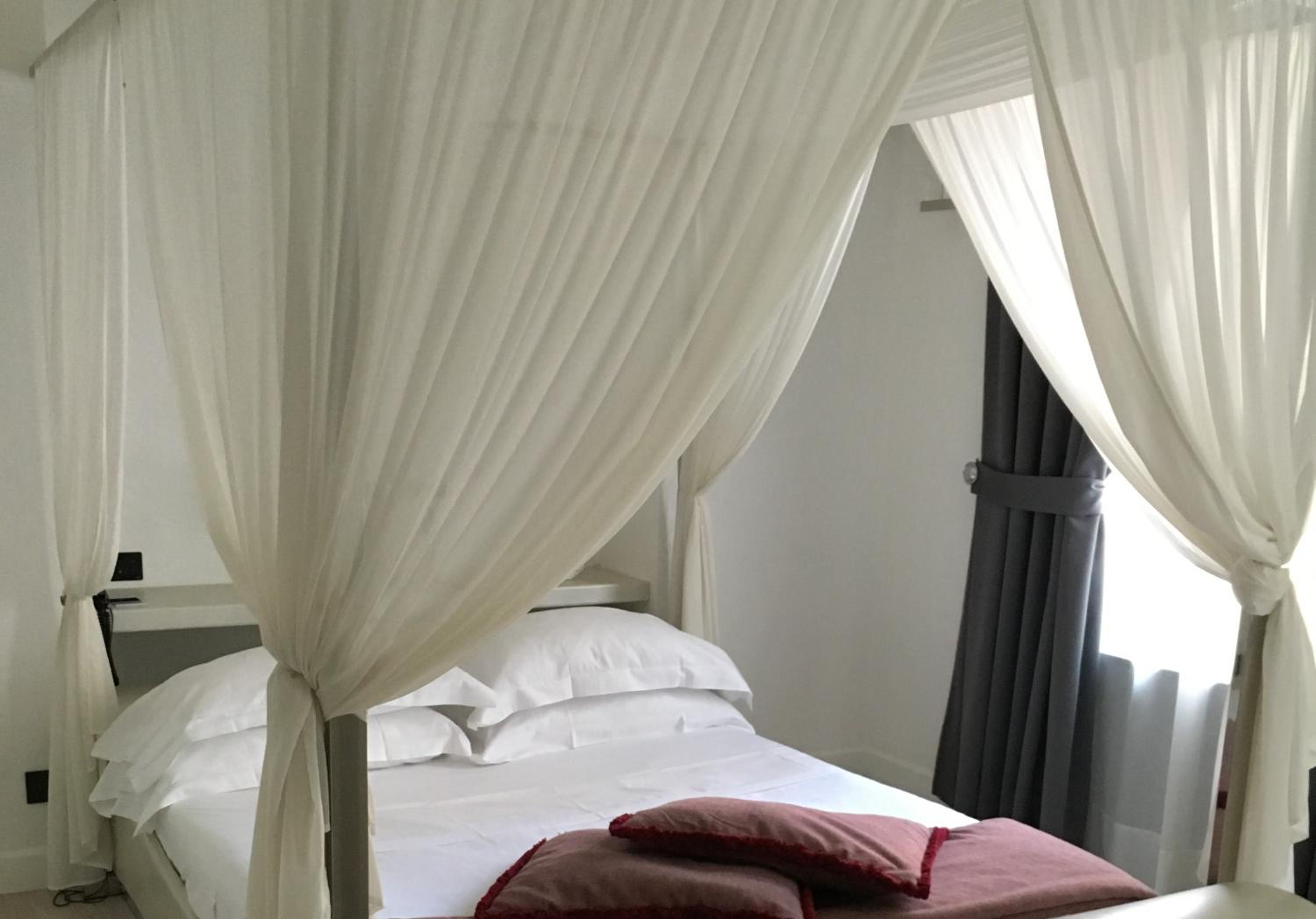 Superior Suite with Spa Access  - Photo 4