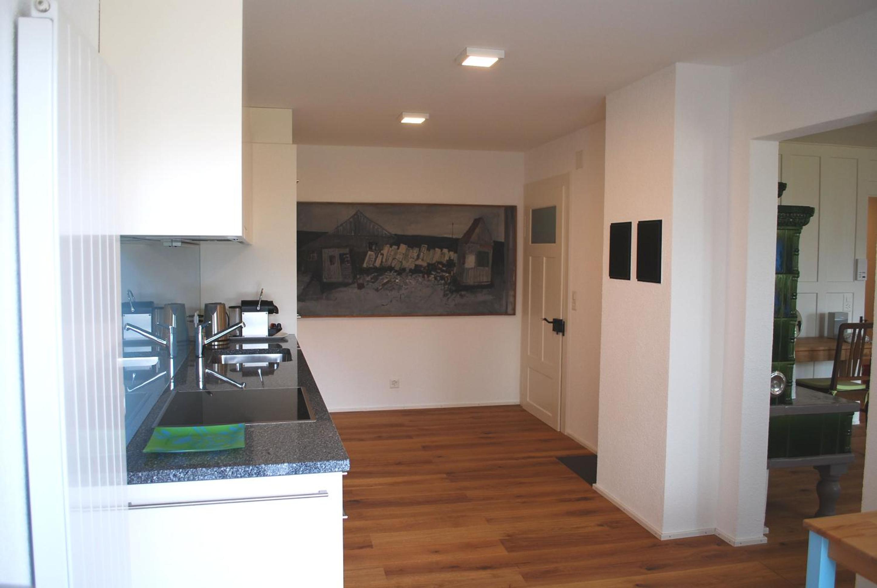 One-Bedroom Apartment photo 1