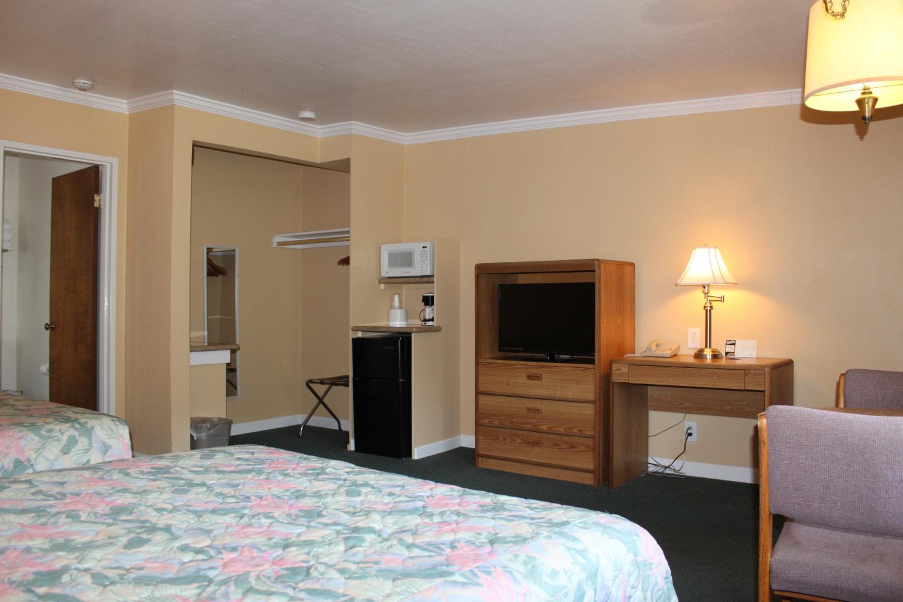 Queen Room photo 1