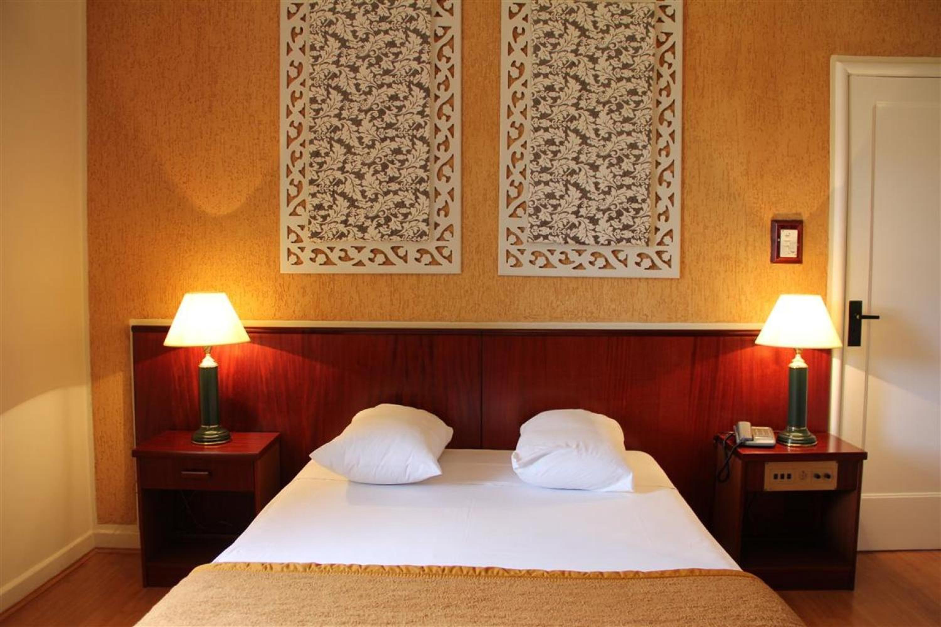 Standard Double or Twin Room photo 3