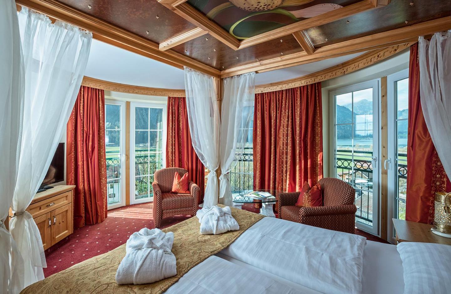 Suite - Photo 2